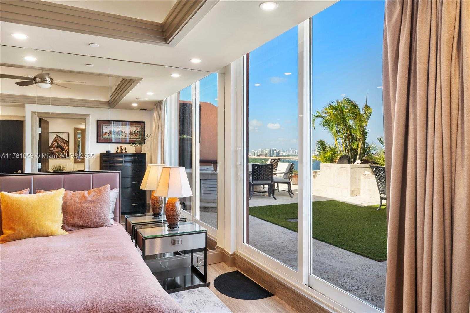 Small Image of 60 EDGEWATER DR #TS-E, Coral Gables Number 36