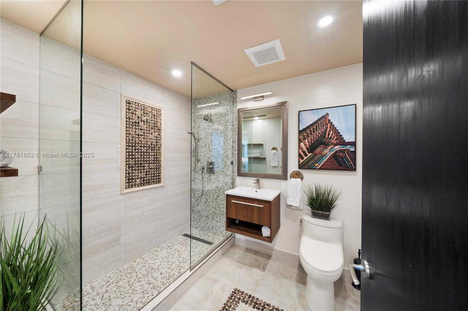 Small Image of 60 EDGEWATER DR #TS-E, Coral Gables Number 40