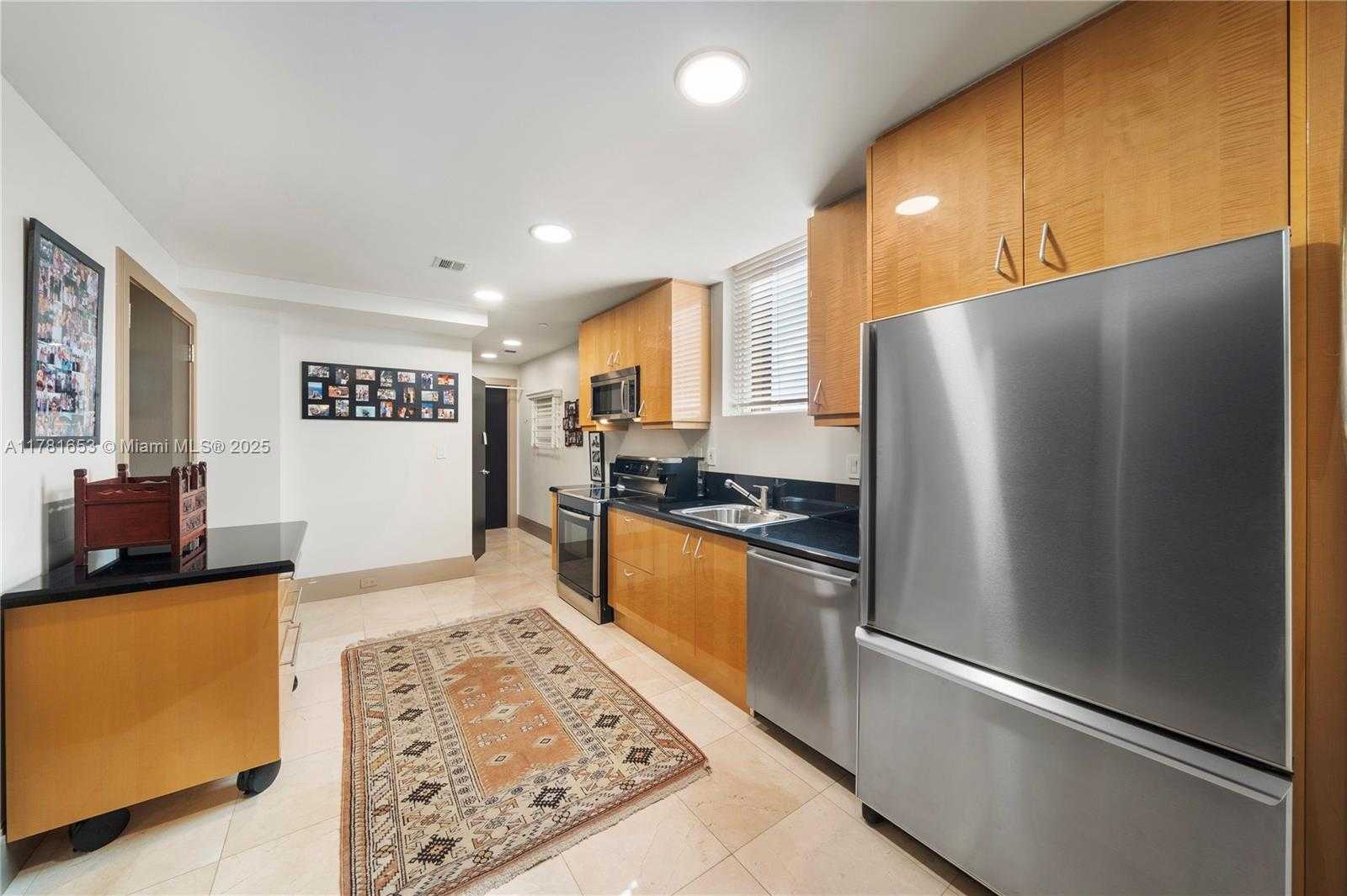 Small Image of 60 EDGEWATER DR #TS-E, Coral Gables Number 46