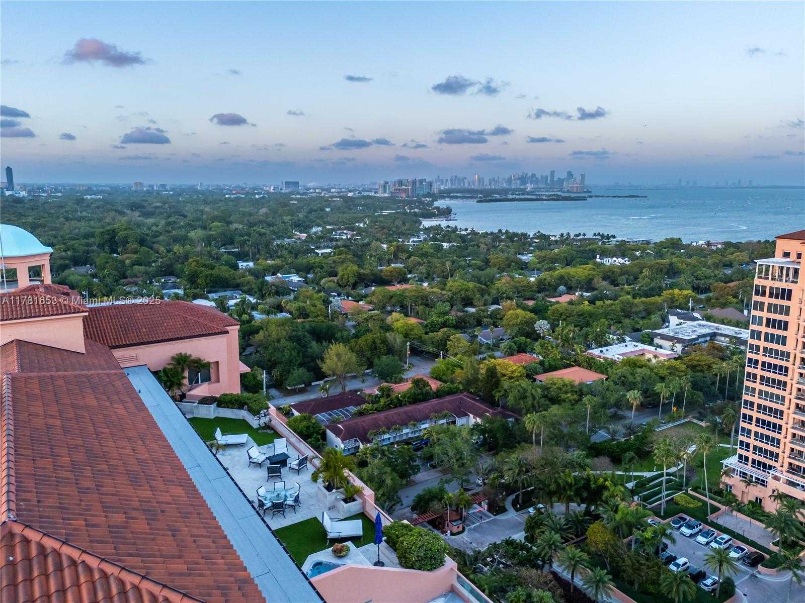 Small Image of 60 EDGEWATER DR #TS-E, Coral Gables Number 50