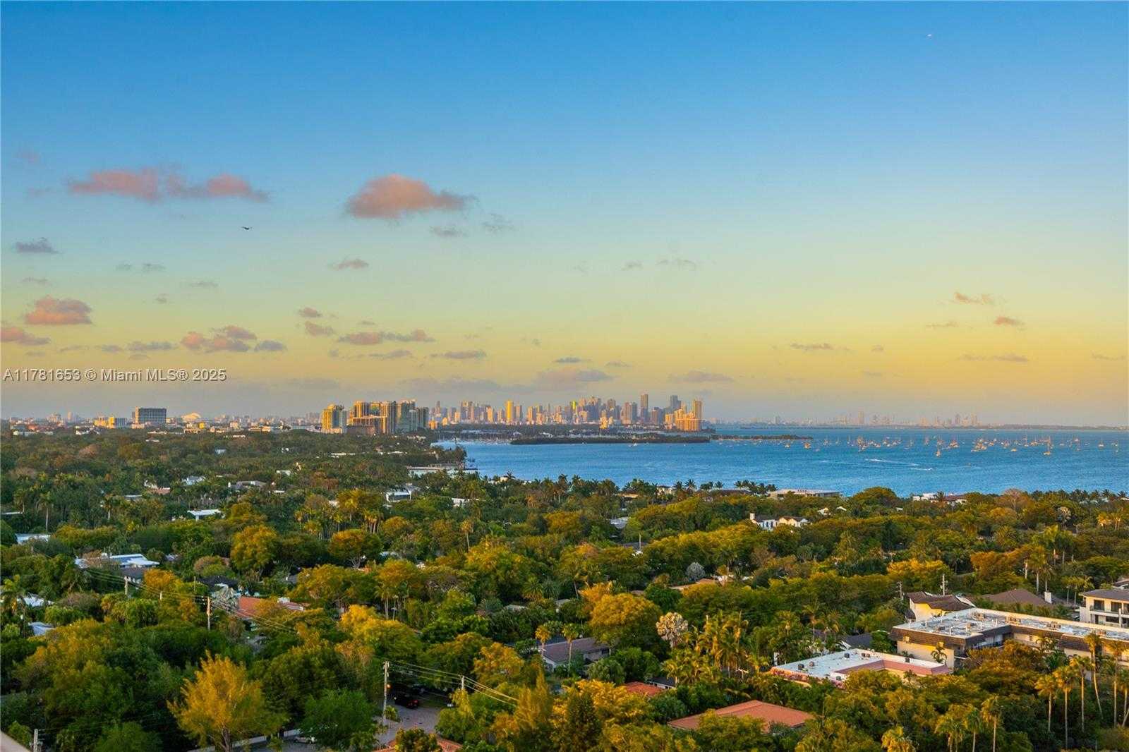 Small Image of 60 EDGEWATER DR #TS-E, Coral Gables Number 61