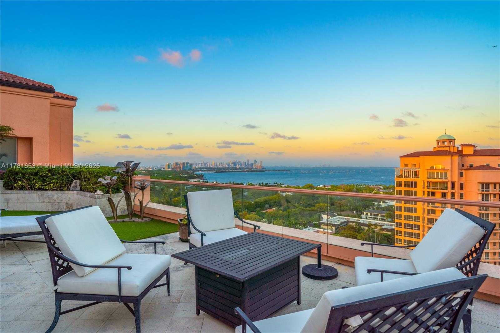 Small Image of 60 EDGEWATER DR #TS-E, Coral Gables Number 63
