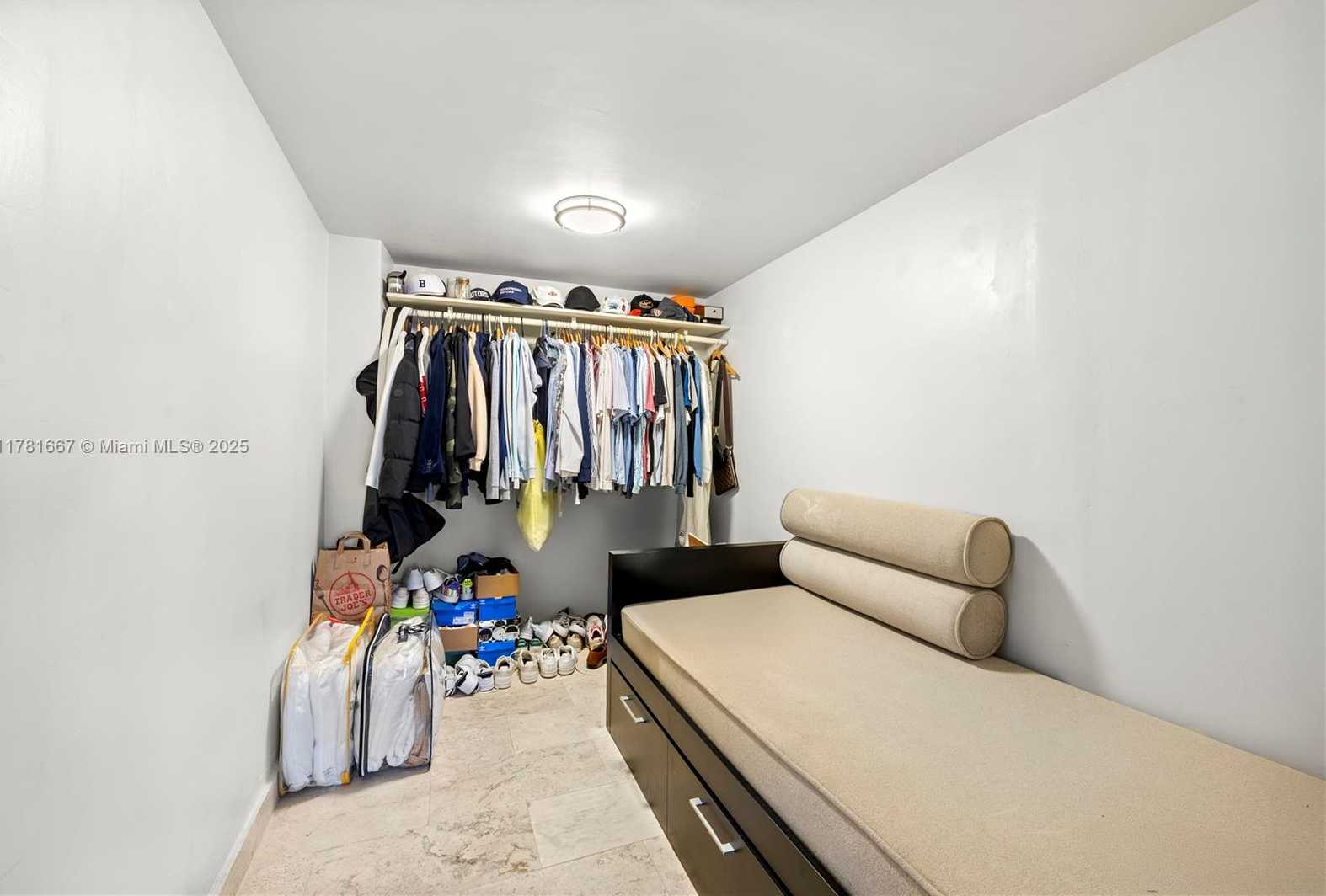 Small Image of 5255 COLLINS AVE #11A, Miami Beach Number 15