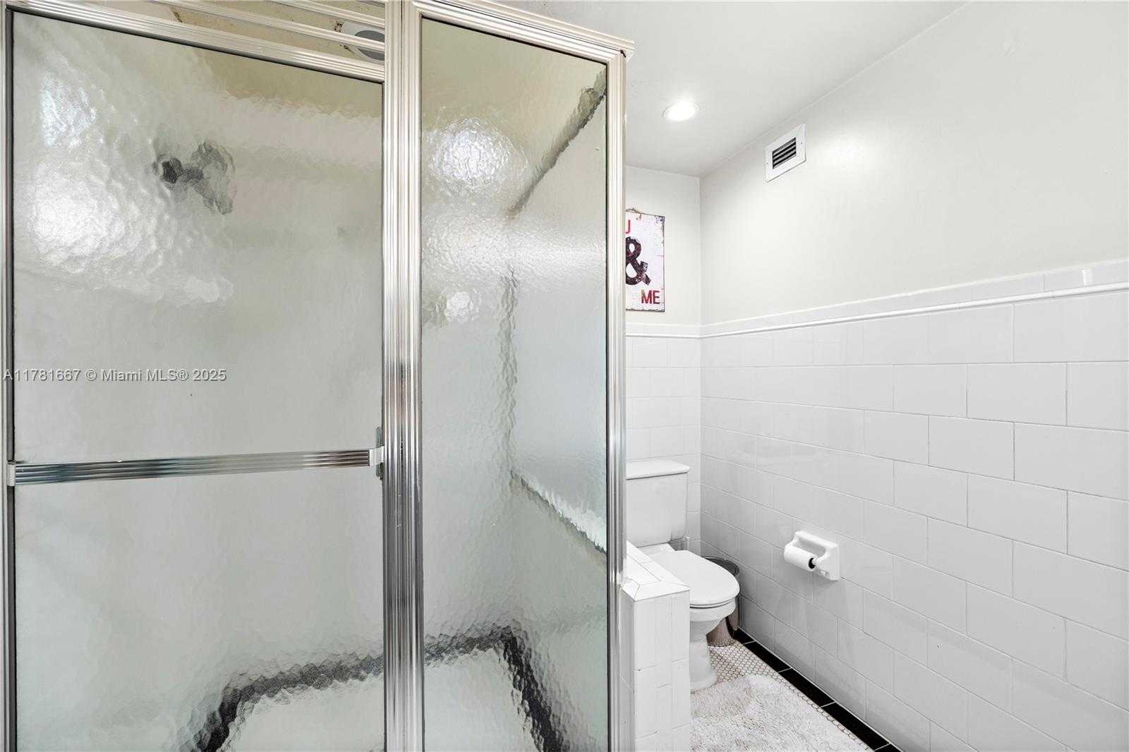 Small Image of 5255 COLLINS AVE #11A, Miami Beach Number 16
