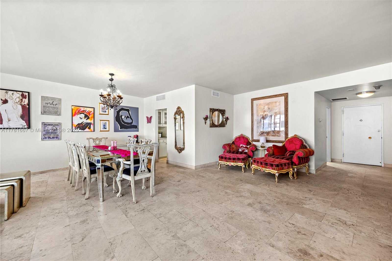 Small Image of 5255 COLLINS AVE #11A, Miami Beach Number 2