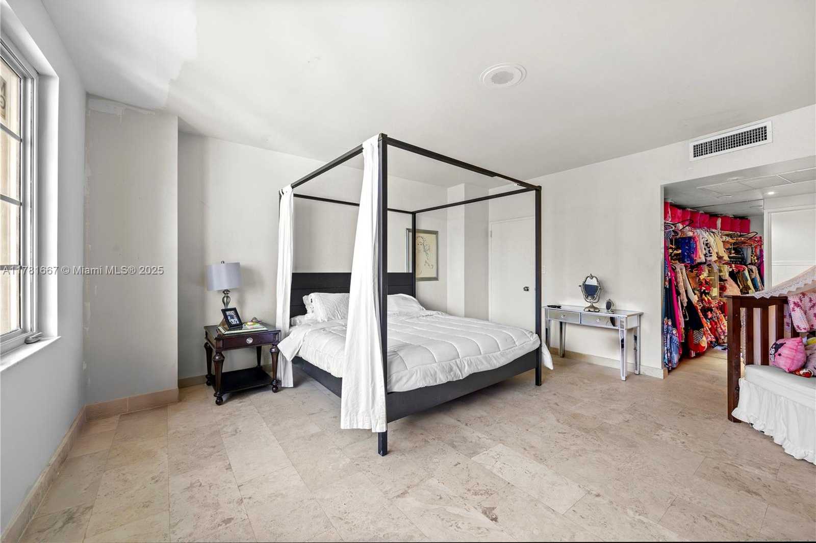 Small Image of 5255 COLLINS AVE #11A, Miami Beach Number 5