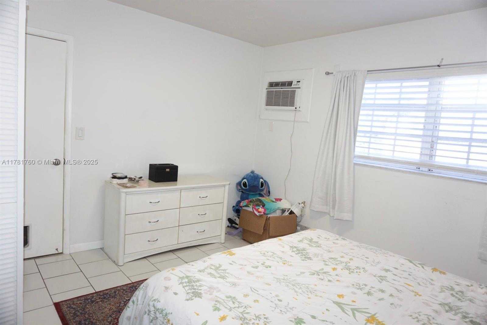 Small Image of 6565 SANTONA ST #B5, Coral Gables Number 17