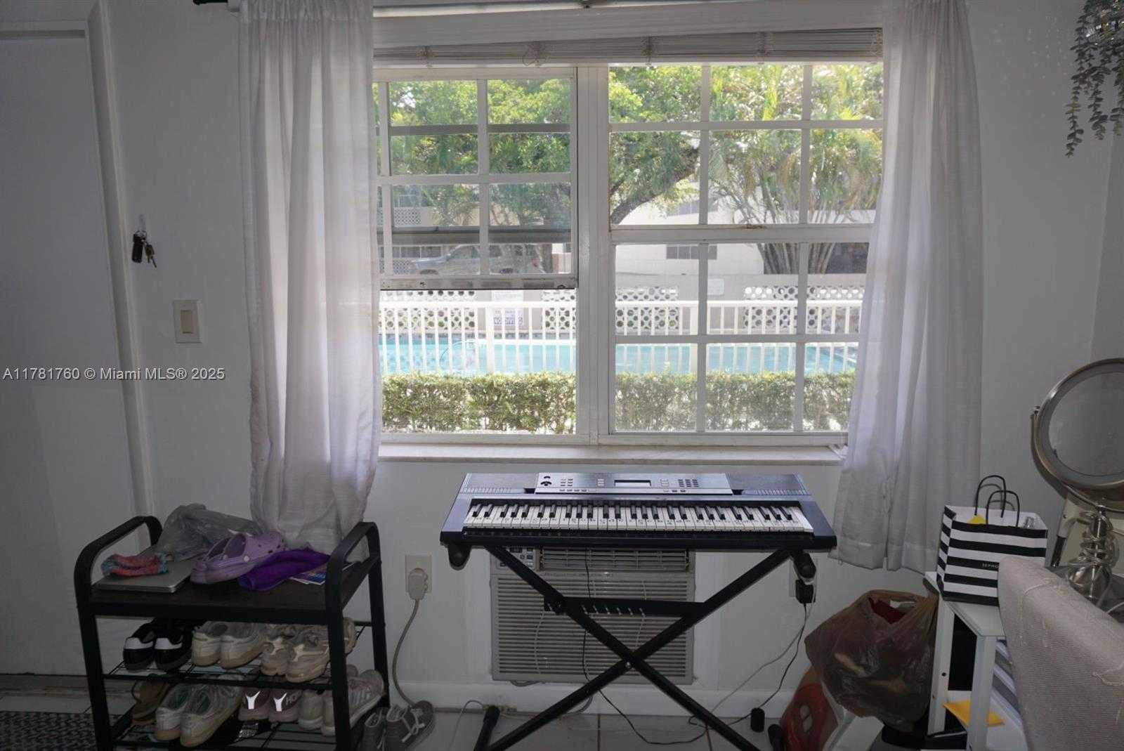Small Image of 6565 SANTONA ST #B5, Coral Gables Number 2
