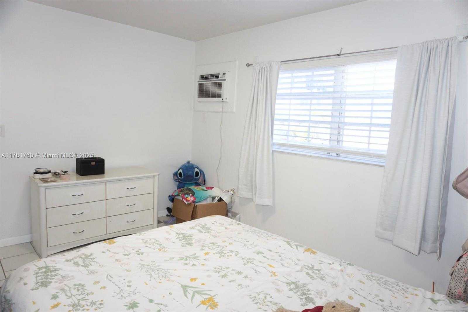 Small Image of 6565 SANTONA ST #B5, Coral Gables Number 4
