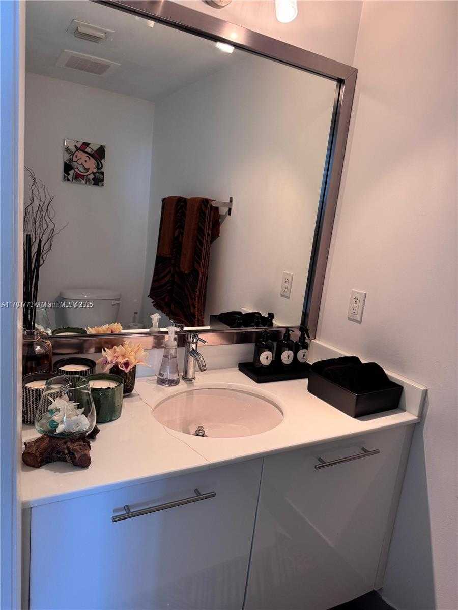Small Image of 92 SOUTH WEST 3RD ST #4410, Miami Number 13