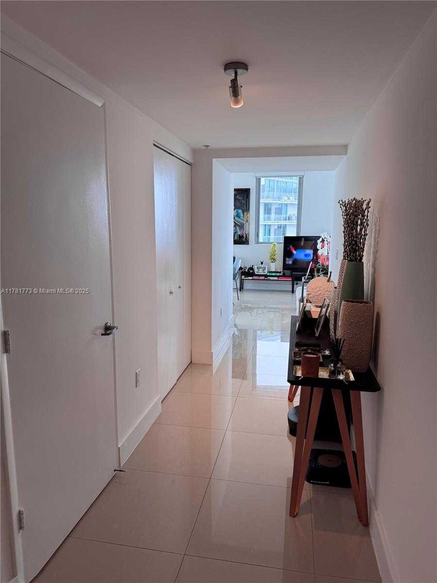 Small Image of 92 SOUTH WEST 3RD ST #4410, Miami Number 17