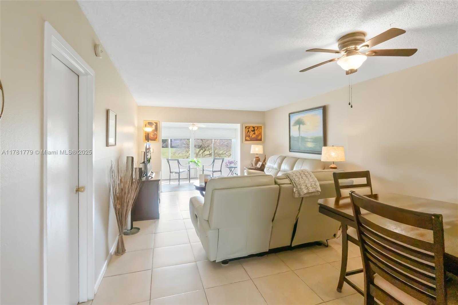 Small Image of 1020 COUNTRY CLUB DR #206, Margate Number 10