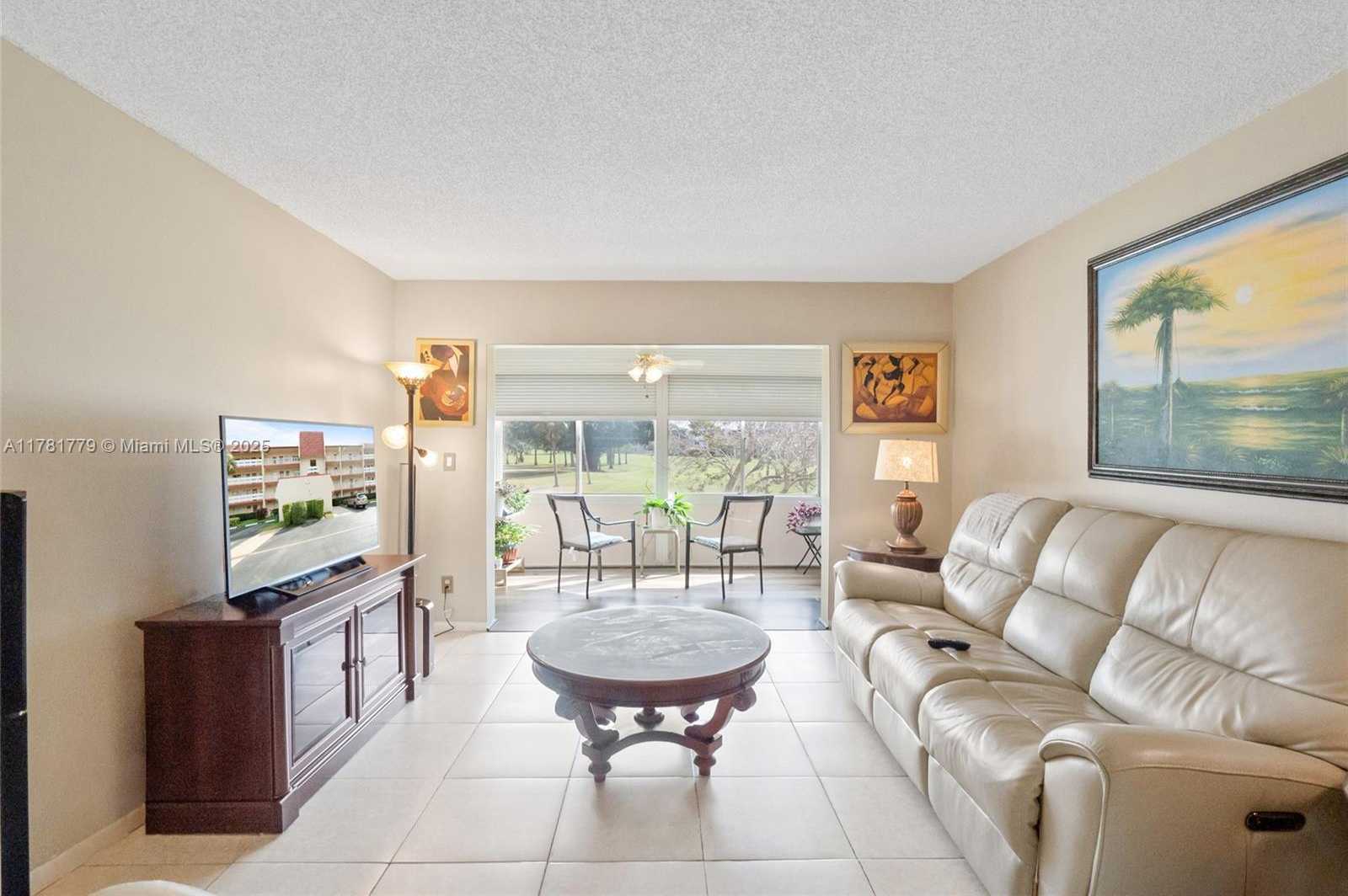 Small Image of 1020 COUNTRY CLUB DR #206, Margate Number 11