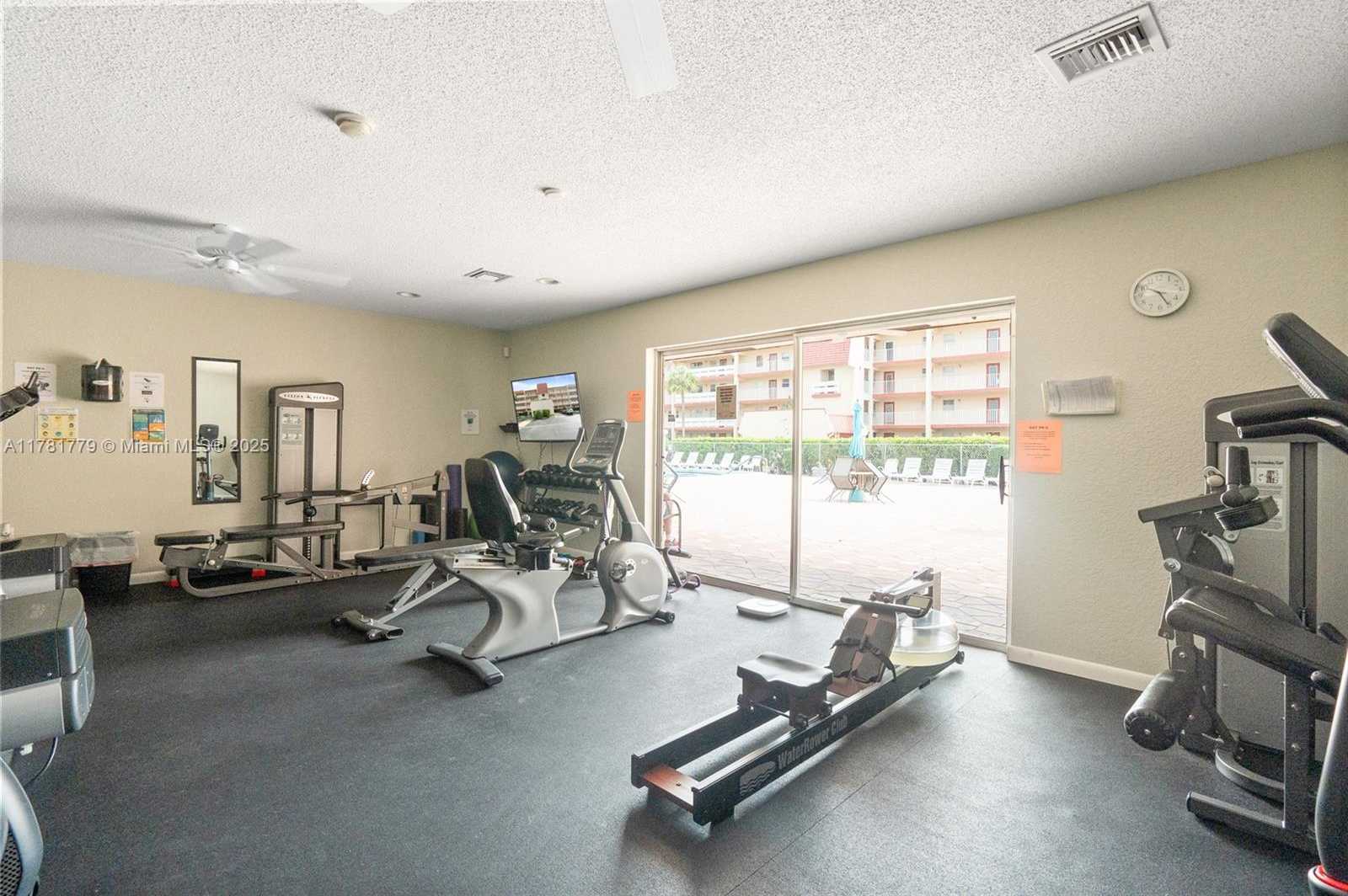 Small Image of 1020 COUNTRY CLUB DR #206, Margate Number 23