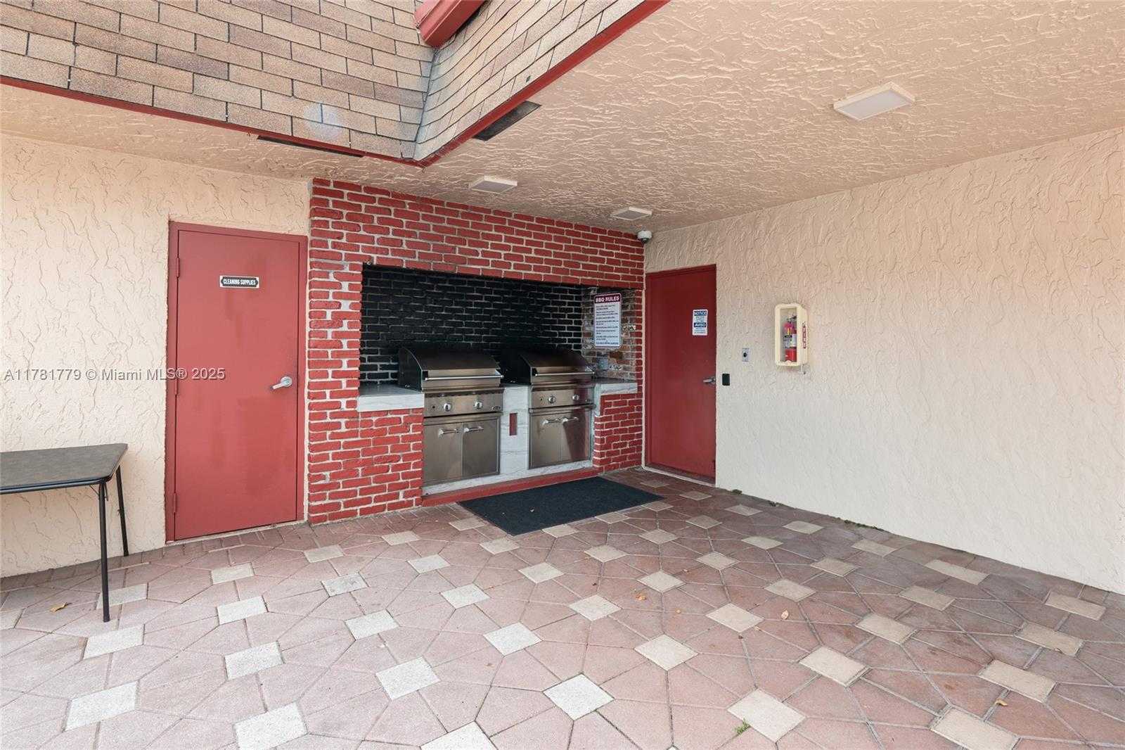 Small Image of 1020 COUNTRY CLUB DR #206, Margate Number 27