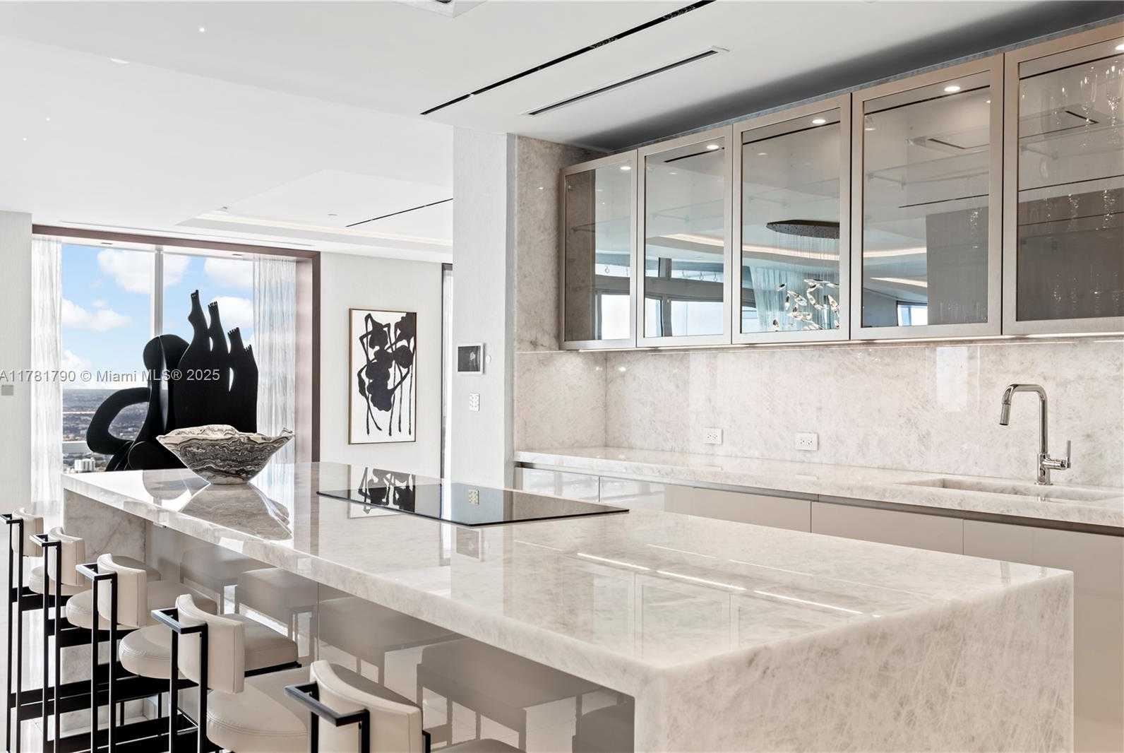 Small Image of 1425 Brickell Ave, Miami, FL 33131, USA Number 11
