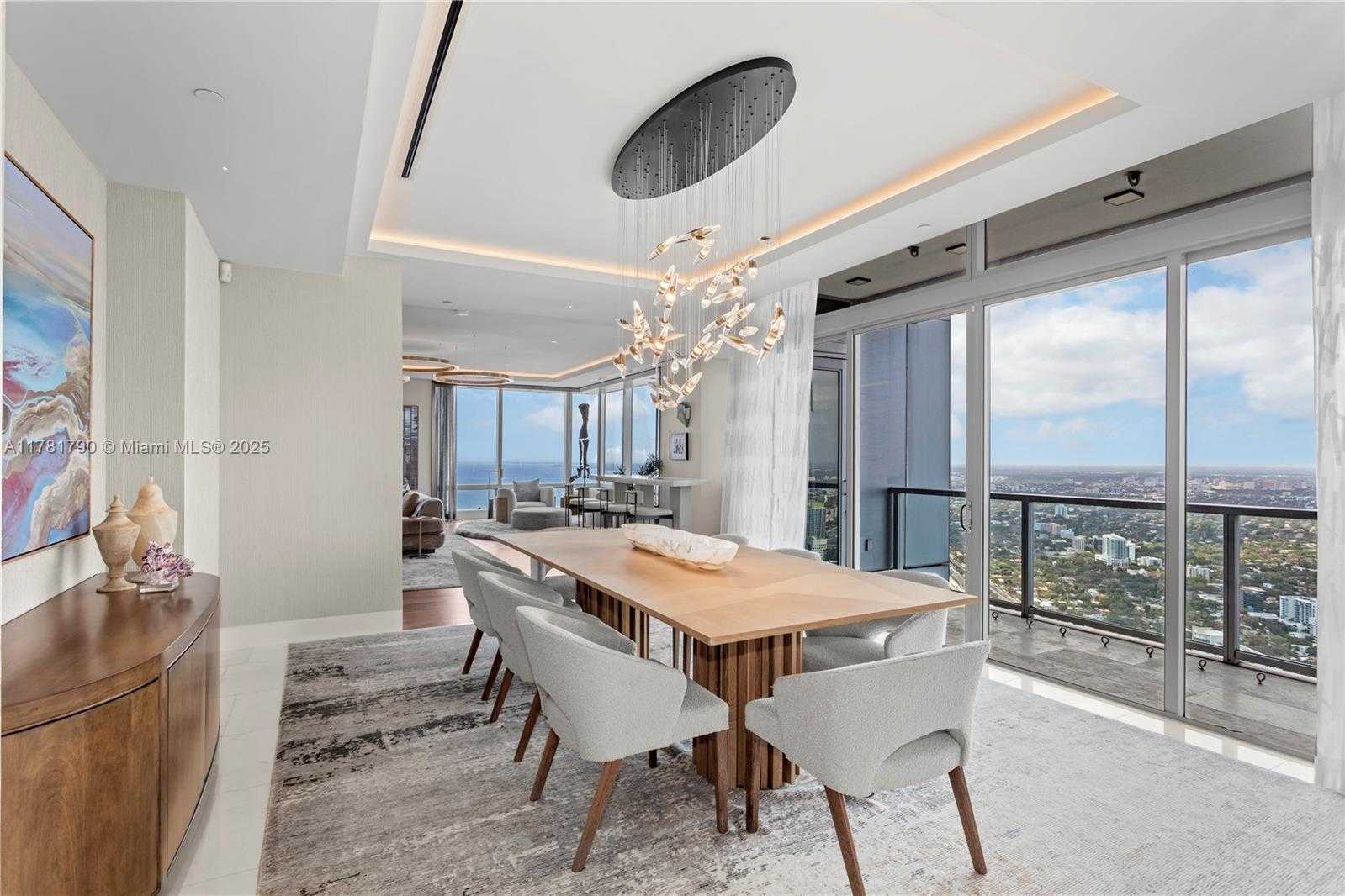 Small Image of 1425 Brickell Ave, Miami, FL 33131, USA Number 14