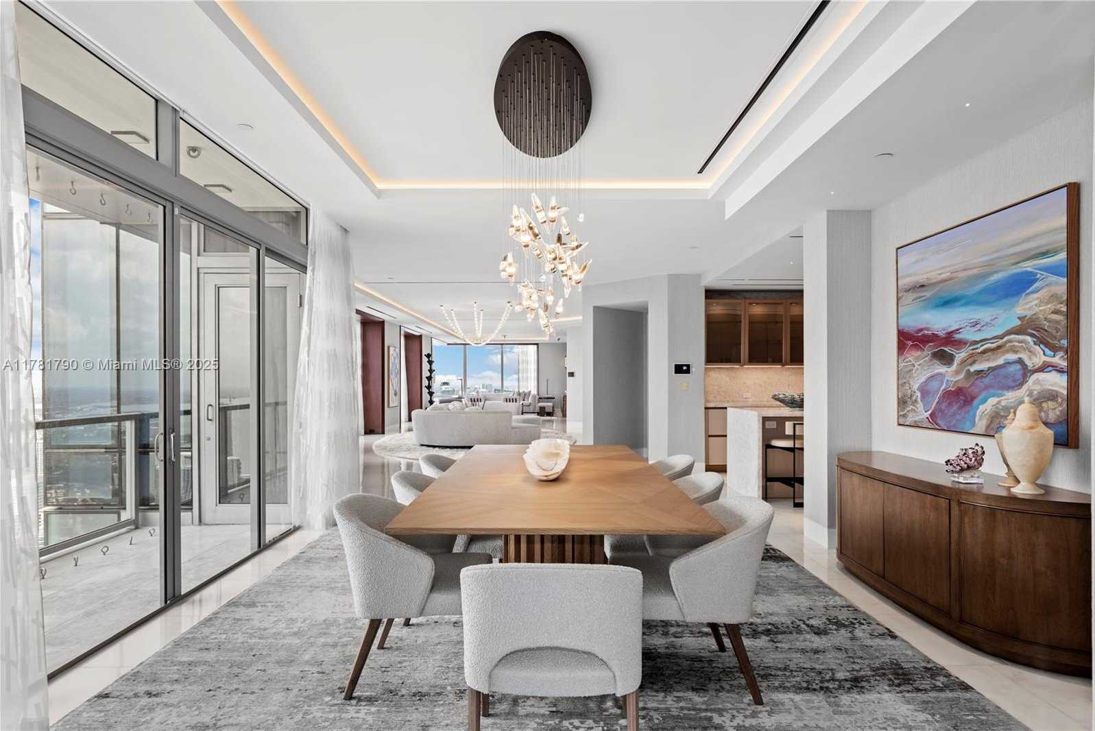 Small Image of 1425 Brickell Ave, Miami, FL 33131, USA Number 15