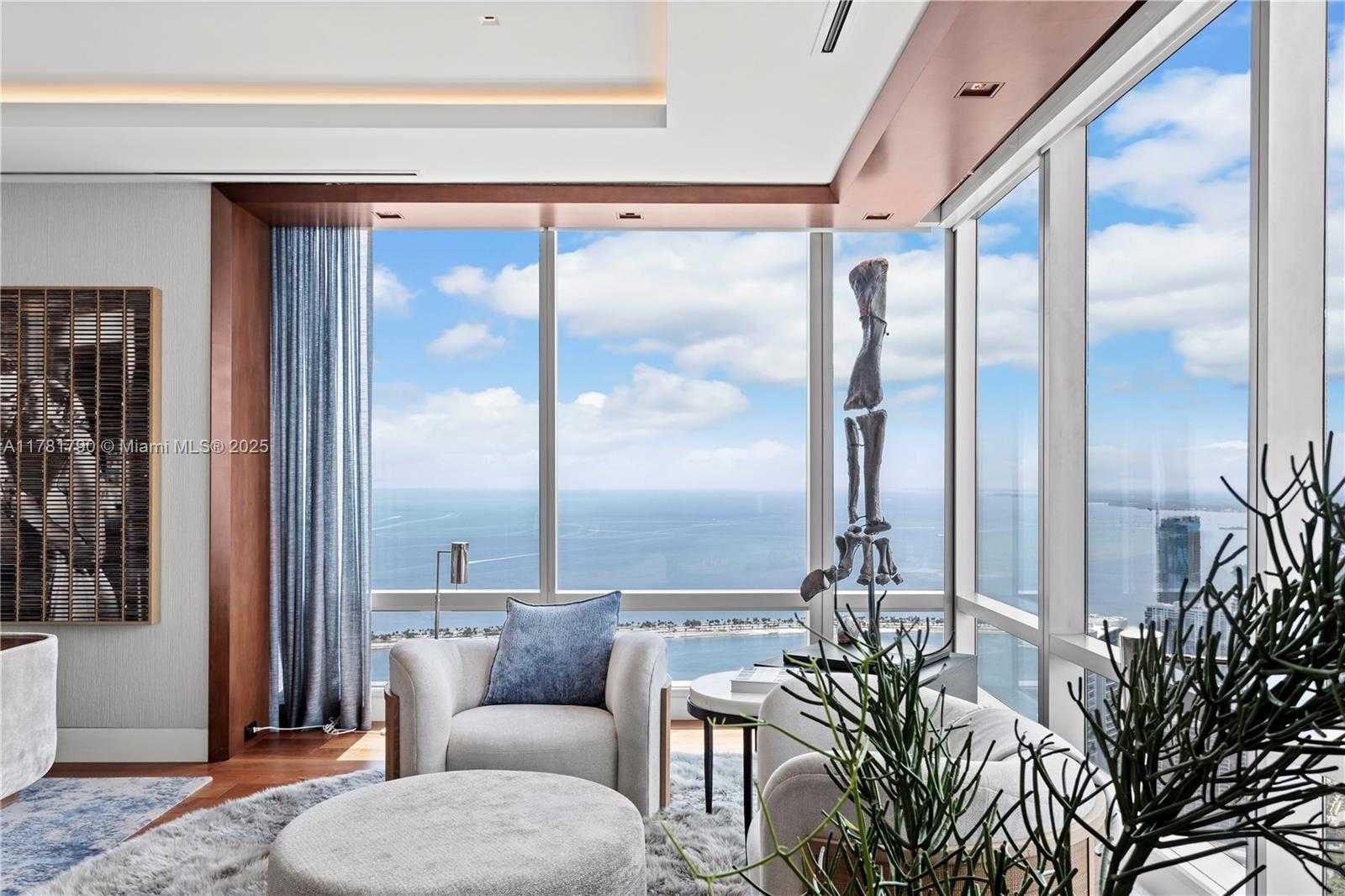 Small Image of 1425 Brickell Ave, Miami, FL 33131, USA Number 18