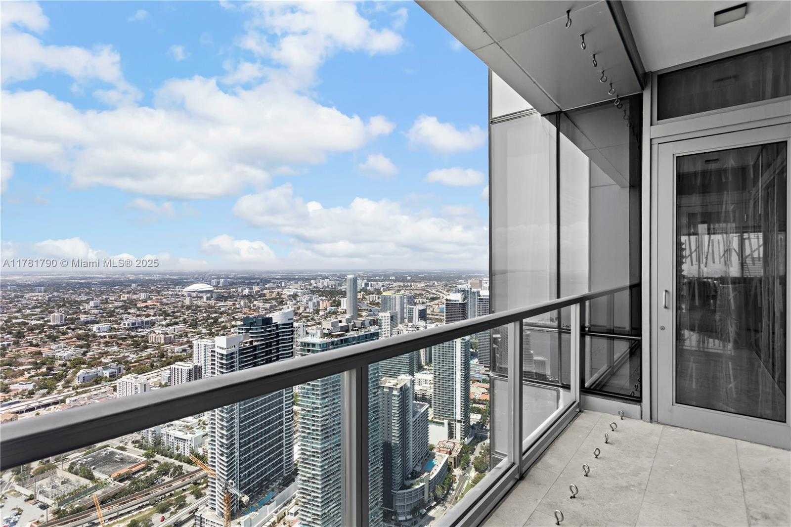 Small Image of 1425 Brickell Ave, Miami, FL 33131, USA Number 22