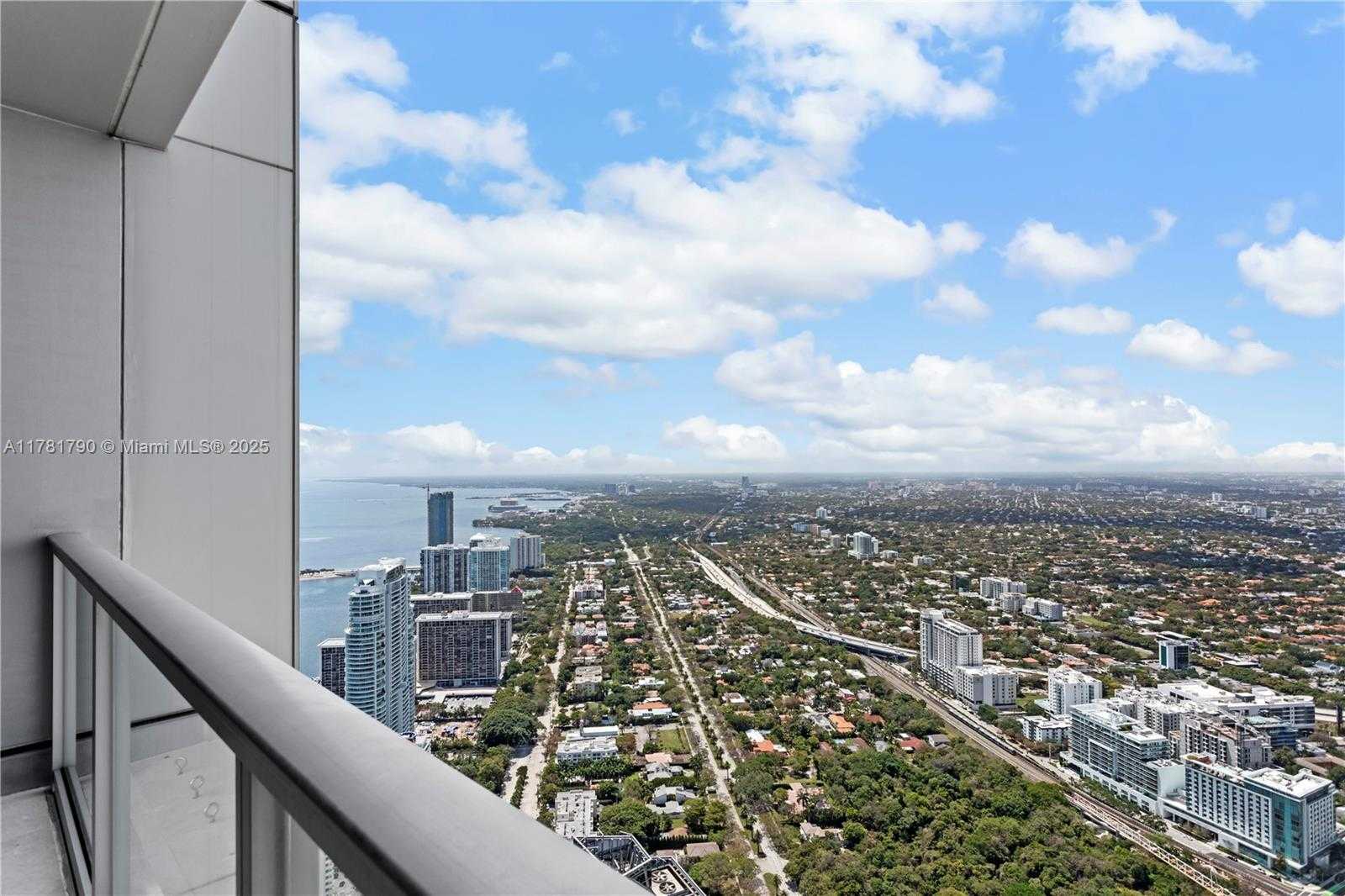 Small Image of 1425 Brickell Ave, Miami, FL 33131, USA Number 23