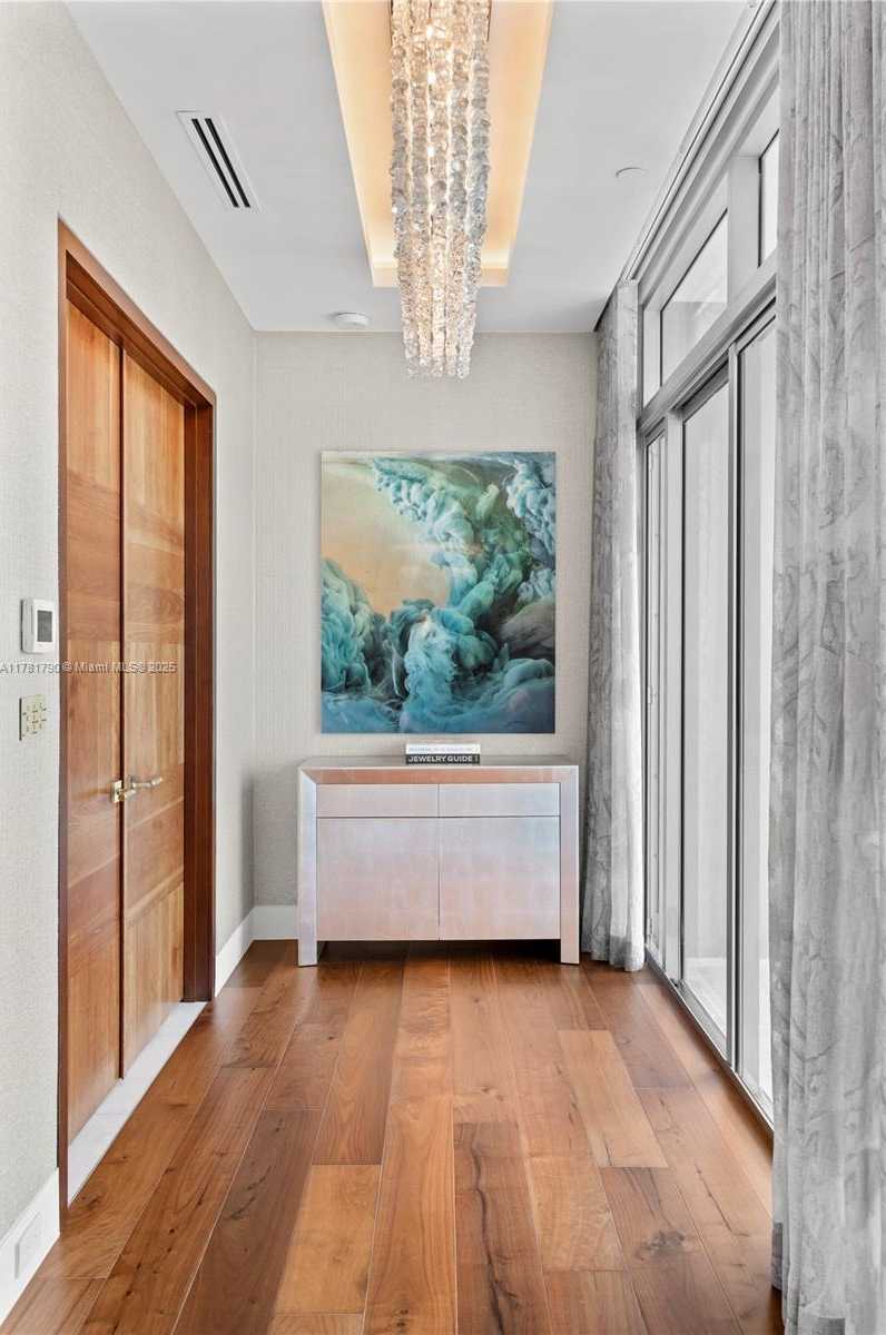 Small Image of 1425 Brickell Ave, Miami, FL 33131, USA Number 25