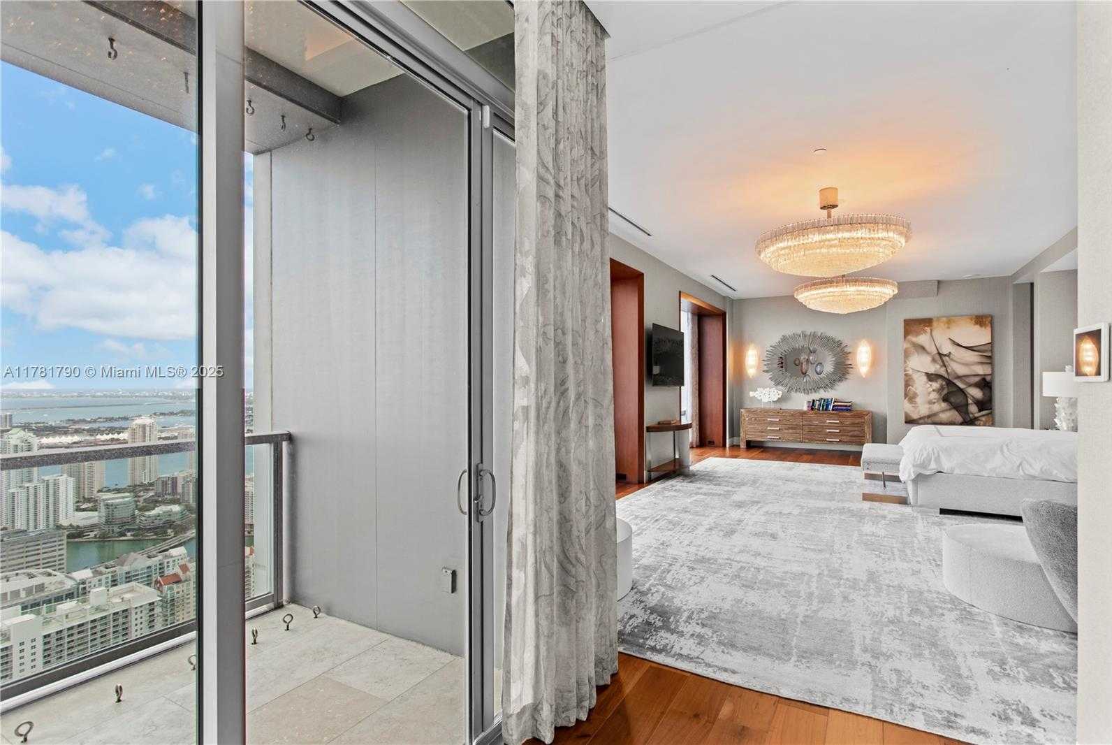 Small Image of 1425 Brickell Ave, Miami, FL 33131, USA Number 27