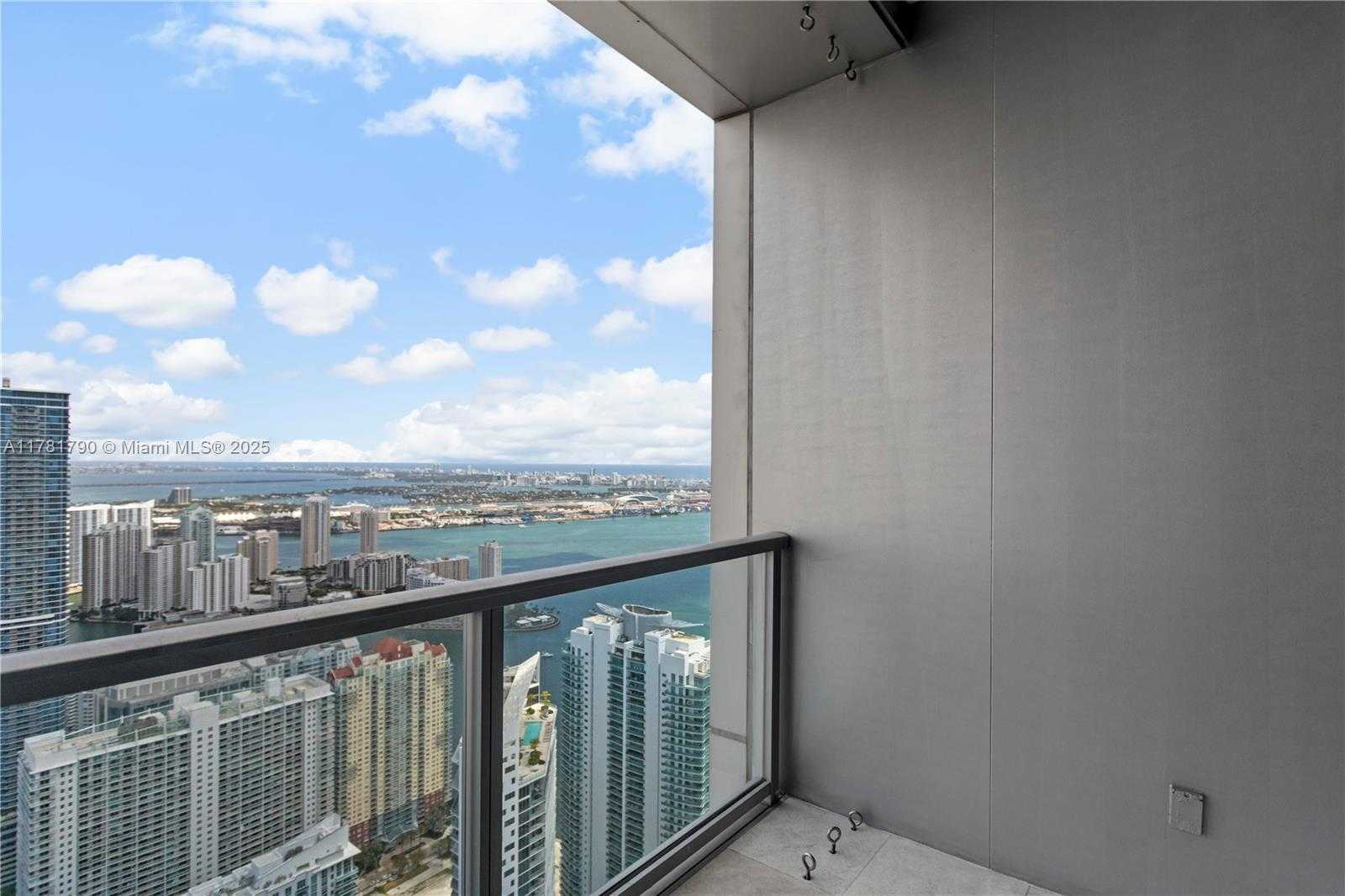Small Image of 1425 Brickell Ave, Miami, FL 33131, USA Number 28