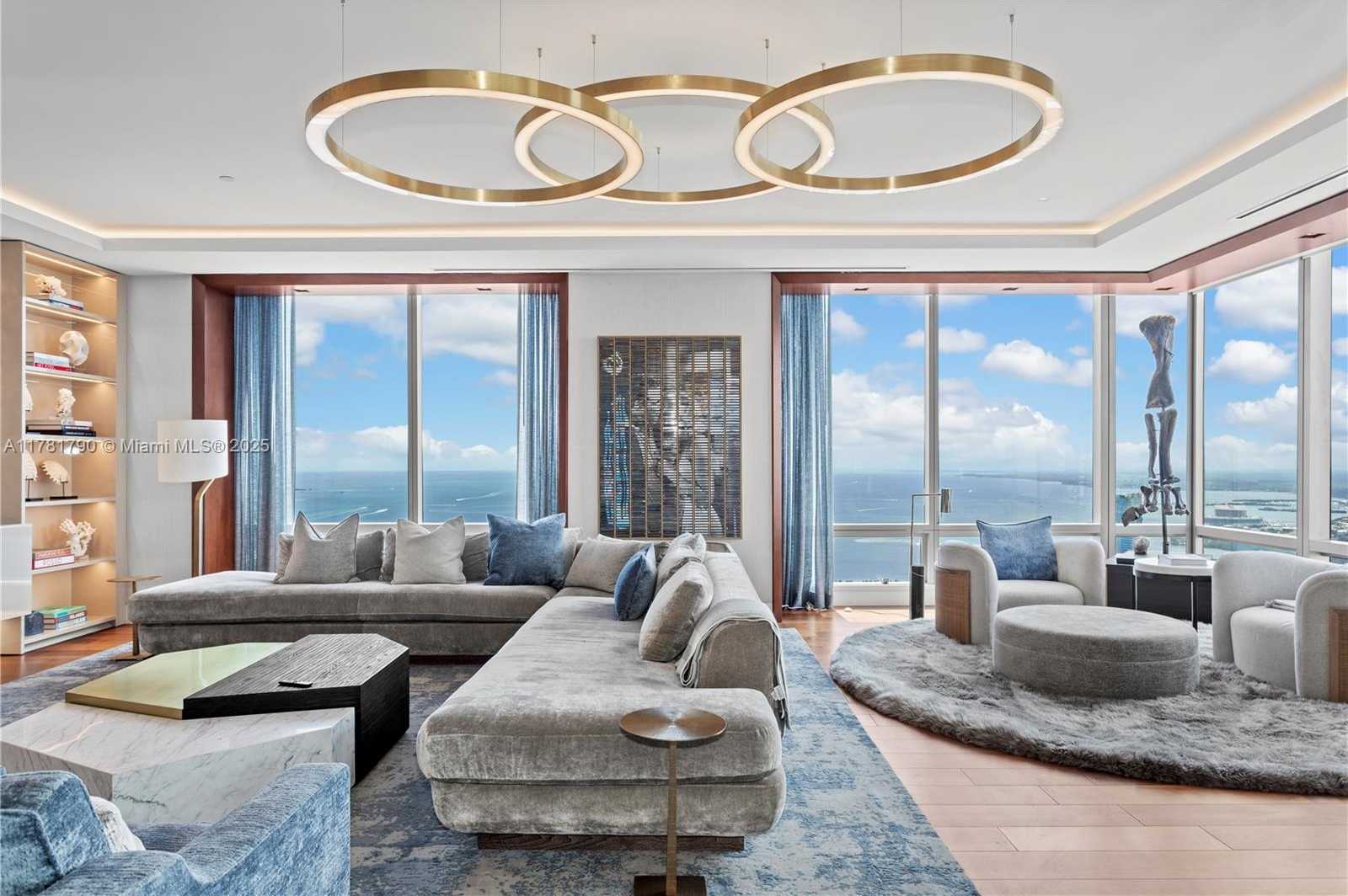 Small Image of 1425 Brickell Ave, Miami, FL 33131, USA Number 3