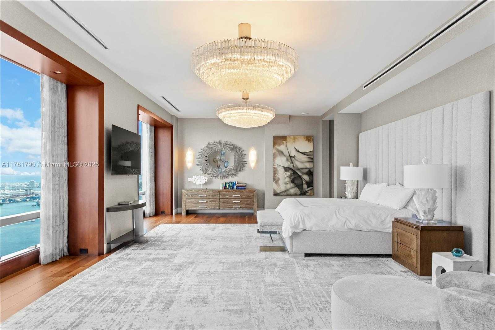 Small Image of 1425 Brickell Ave, Miami, FL 33131, USA Number 33