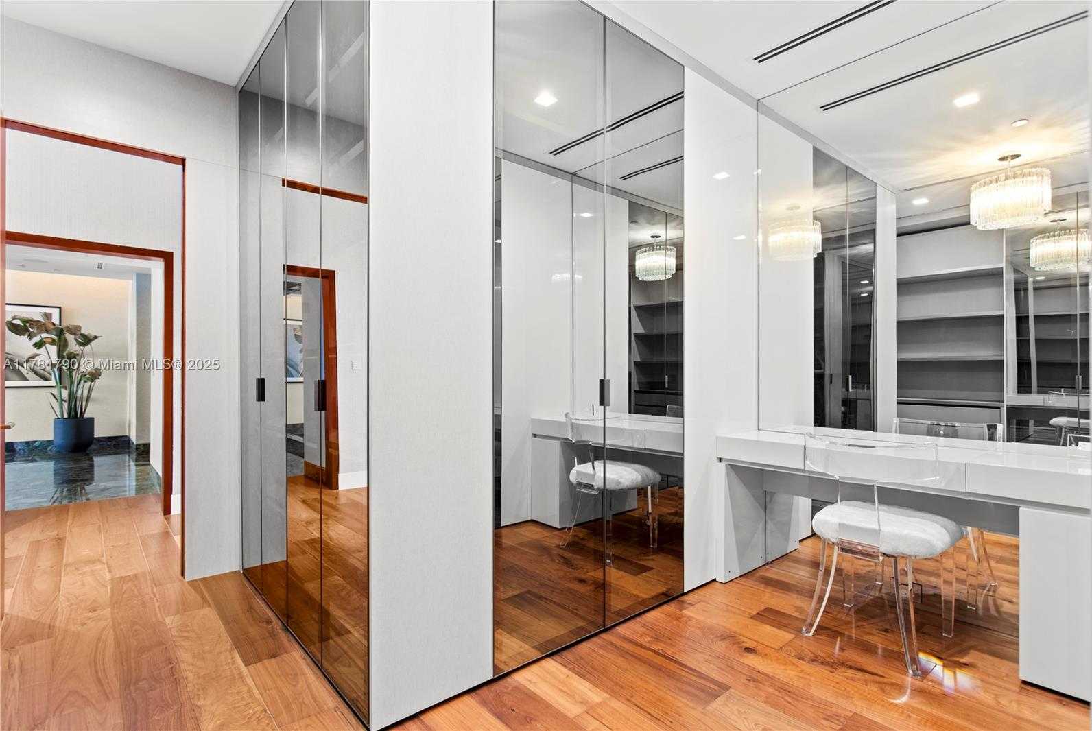 Small Image of 1425 Brickell Ave, Miami, FL 33131, USA Number 38