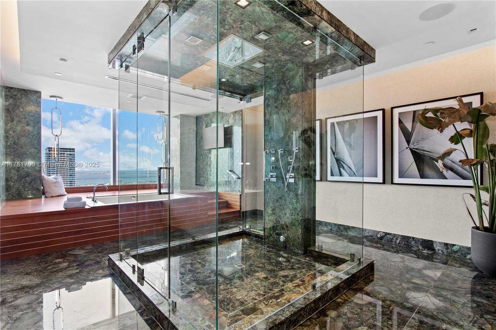 Small Image of 1425 Brickell Ave, Miami, FL 33131, USA Number 39