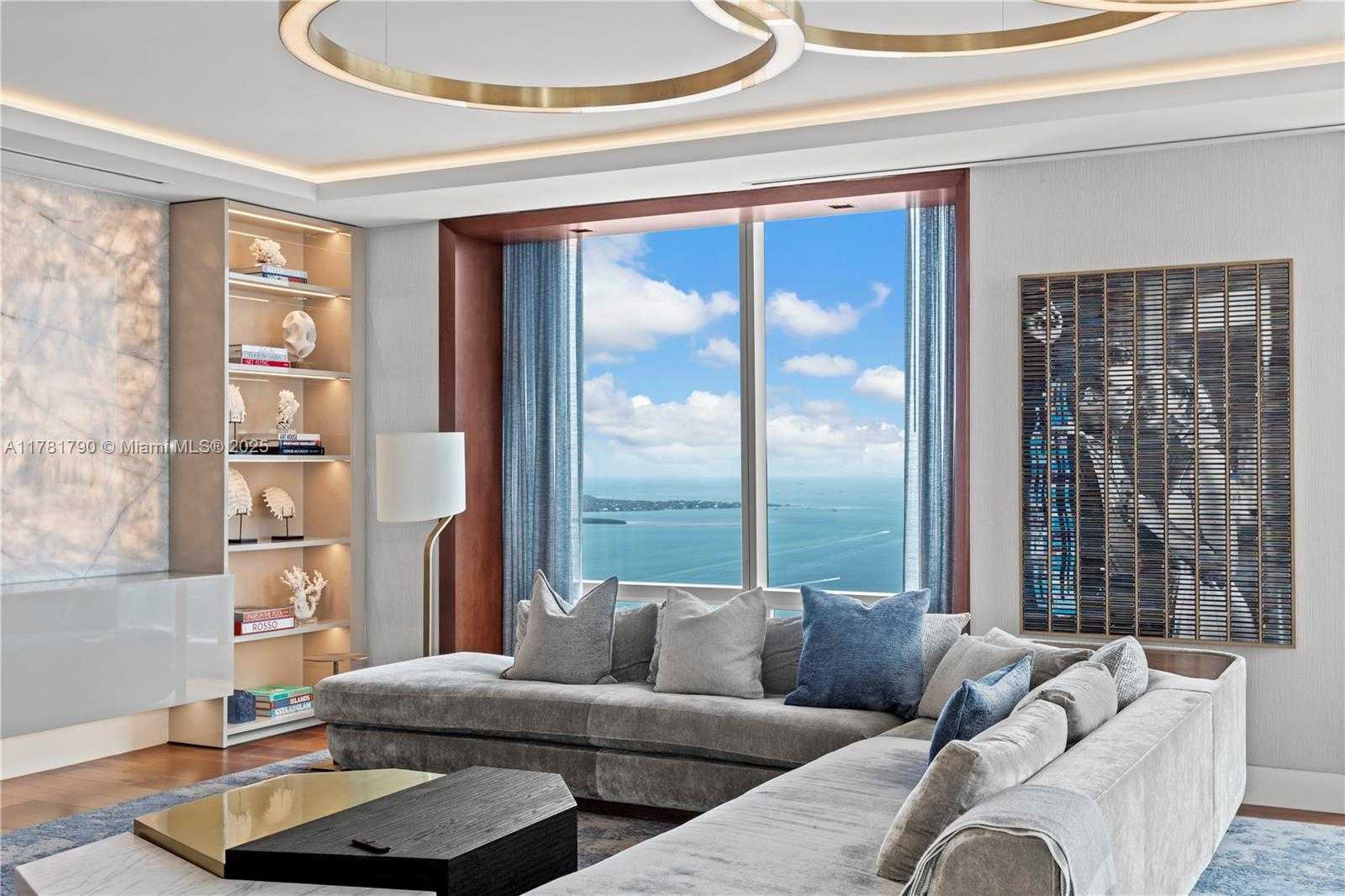Small Image of 1425 Brickell Ave, Miami, FL 33131, USA Number 4