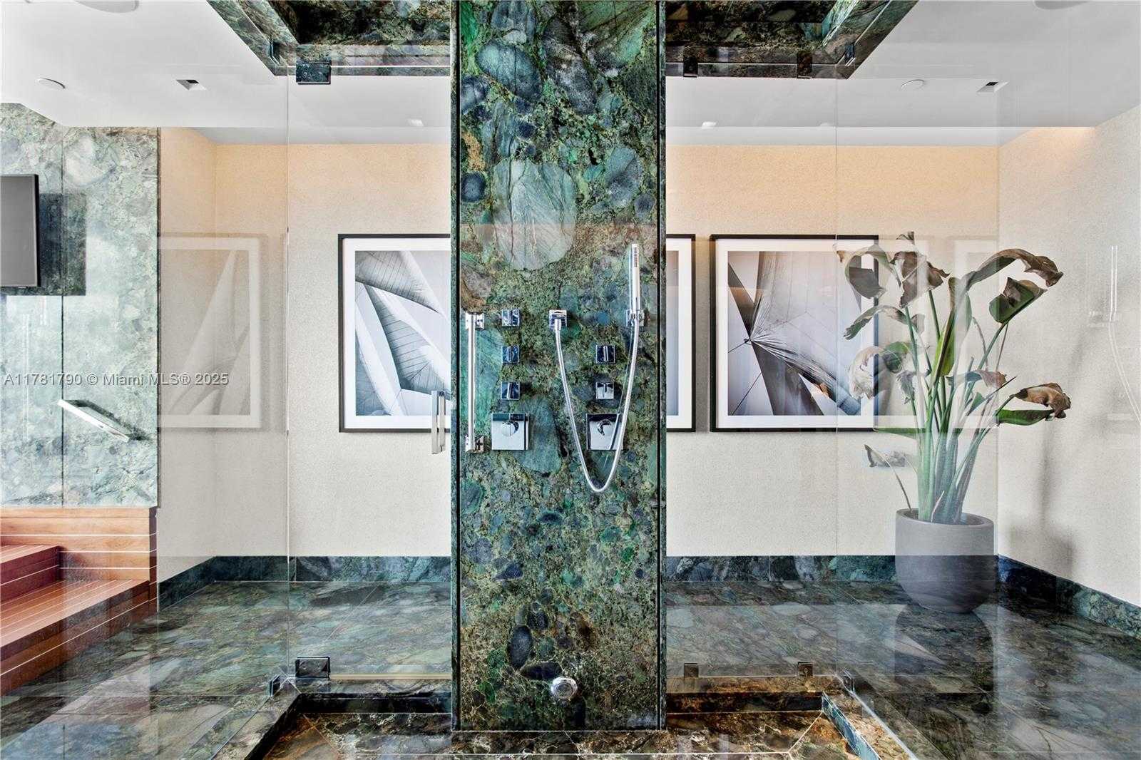 Small Image of 1425 Brickell Ave, Miami, FL 33131, USA Number 40