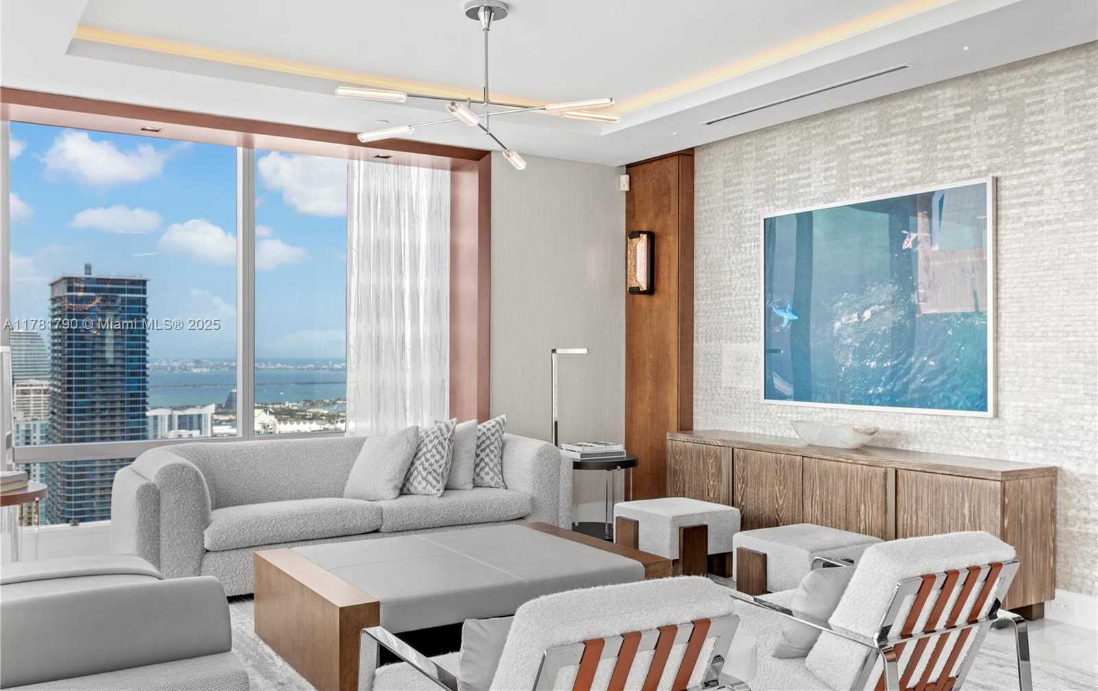 Small Image of 1425 Brickell Ave, Miami, FL 33131, USA Number 6