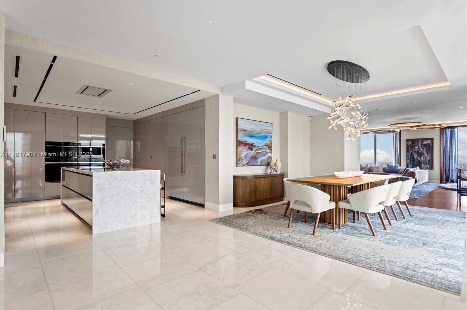 Small Image of 1425 Brickell Ave, Miami, FL 33131, USA Number 8
