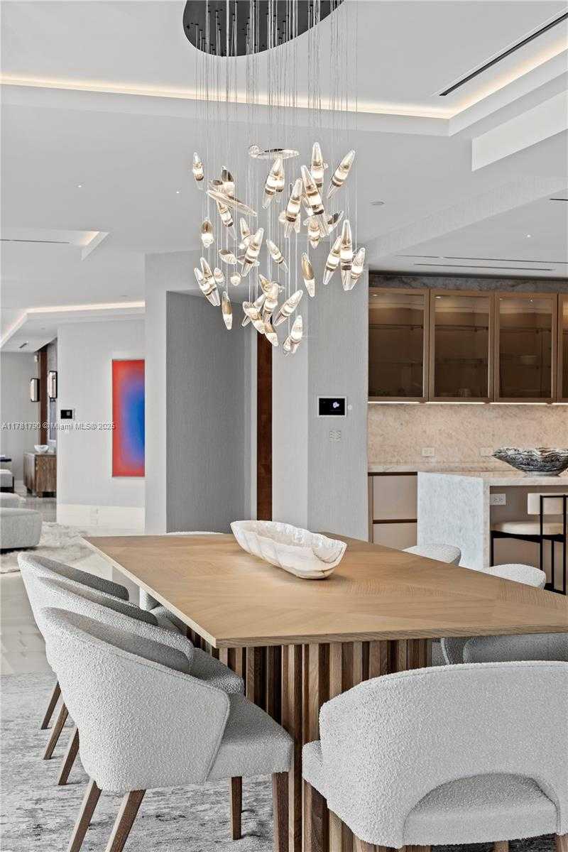 Small Image of 1425 Brickell Ave, Miami, FL 33131, USA Number 9