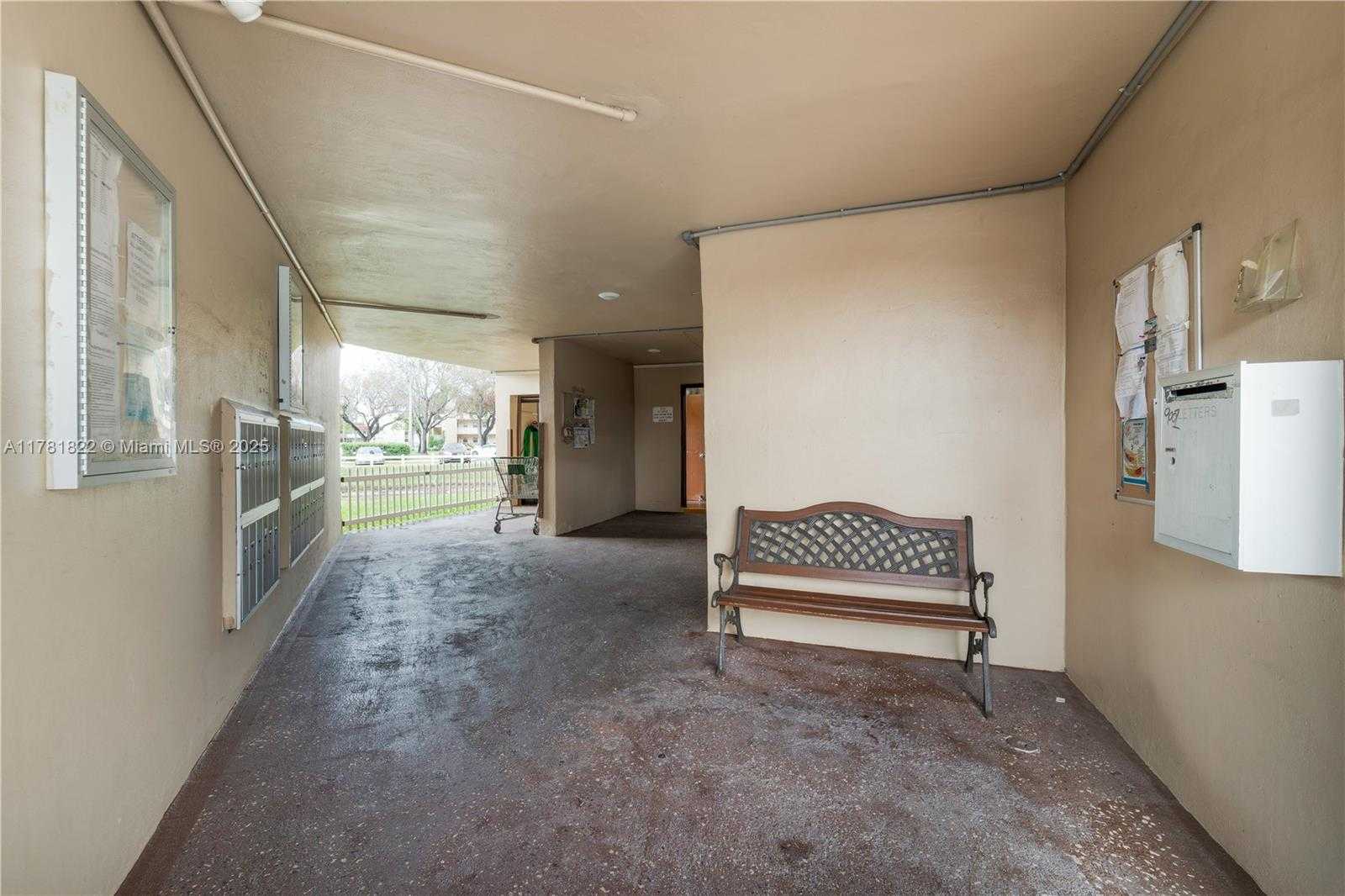Small Image of 9001 SUNRISE LAKES BLVD #106, Sunrise Number 14