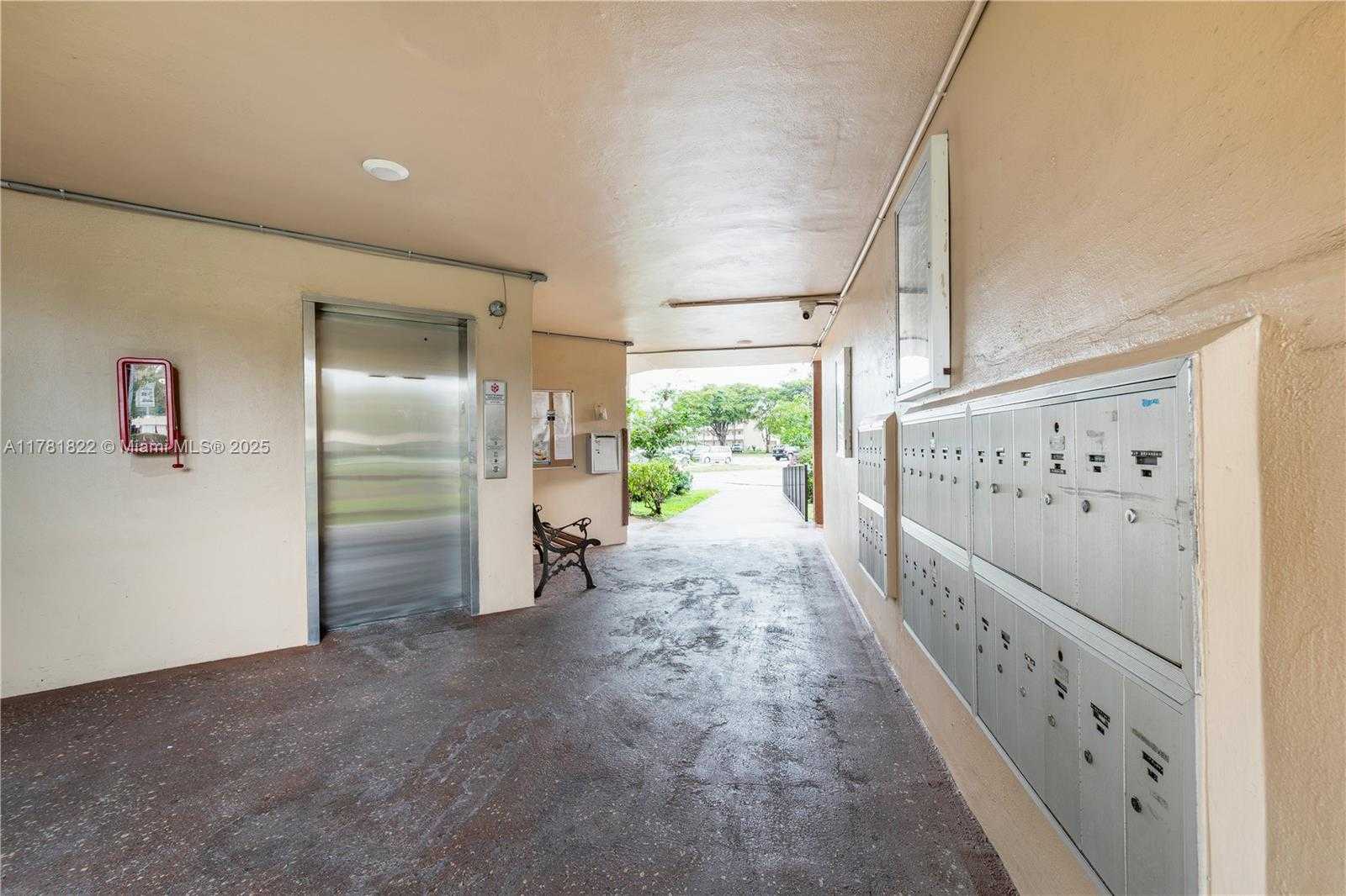 Small Image of 9001 SUNRISE LAKES BLVD #106, Sunrise Number 15