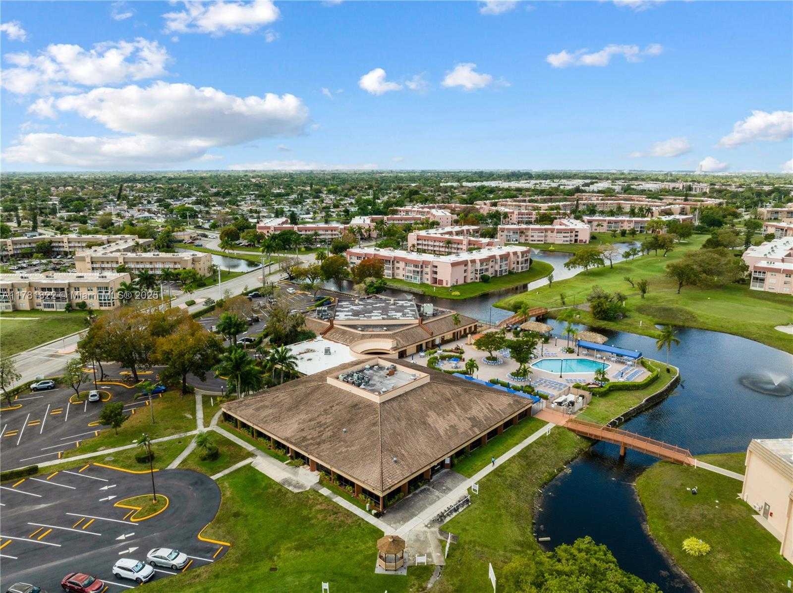 Small Image of 9001 SUNRISE LAKES BLVD #106, Sunrise Number 19