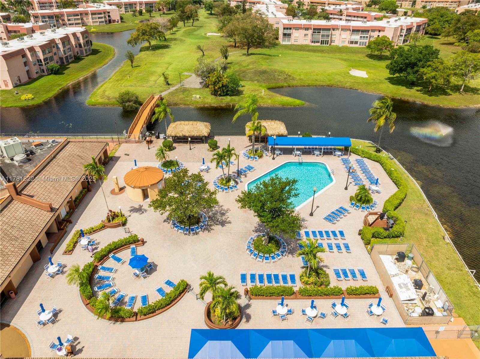 Small Image of 9001 SUNRISE LAKES BLVD #106, Sunrise Number 24