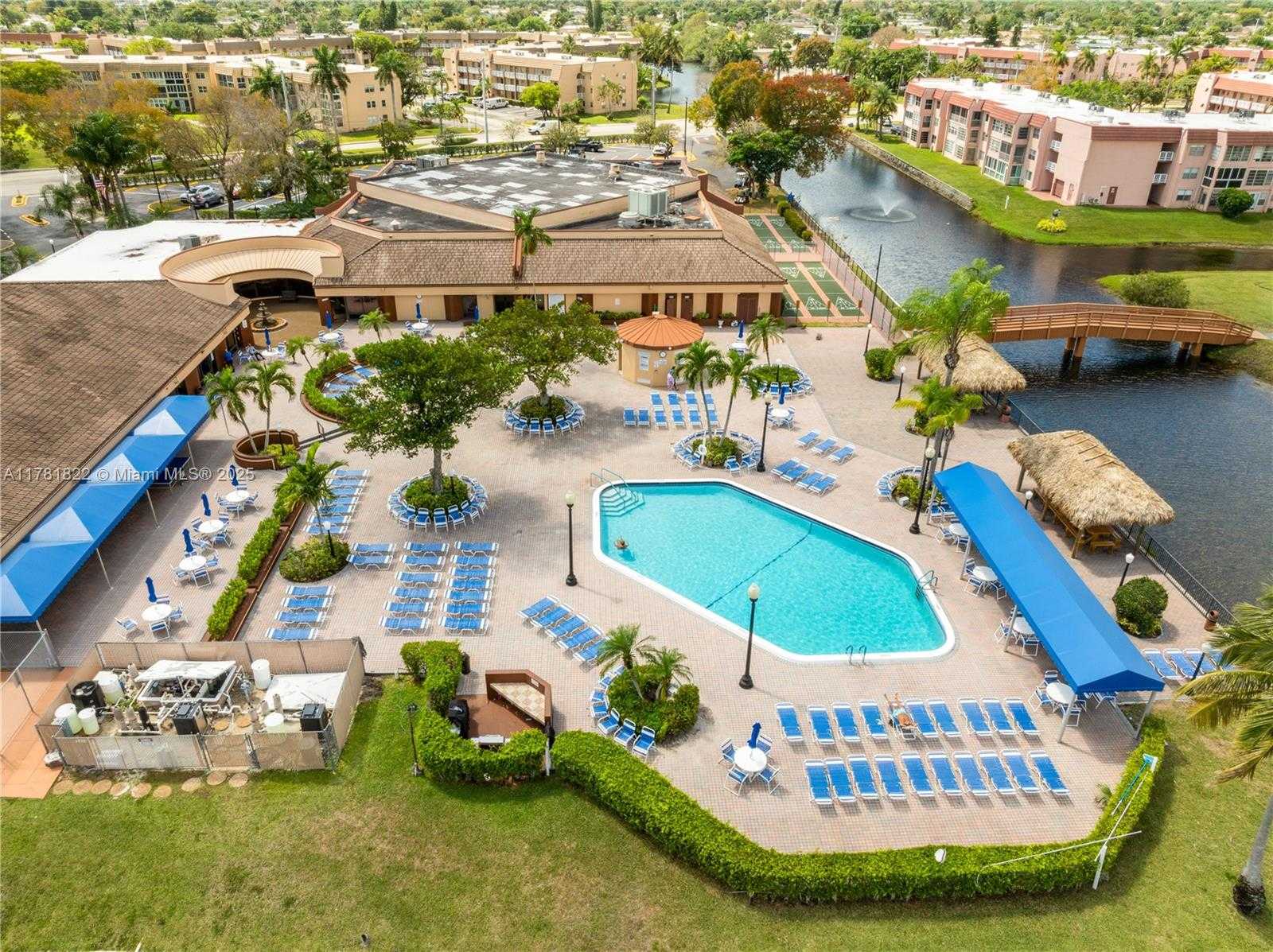 Small Image of 9001 SUNRISE LAKES BLVD #106, Sunrise Number 25