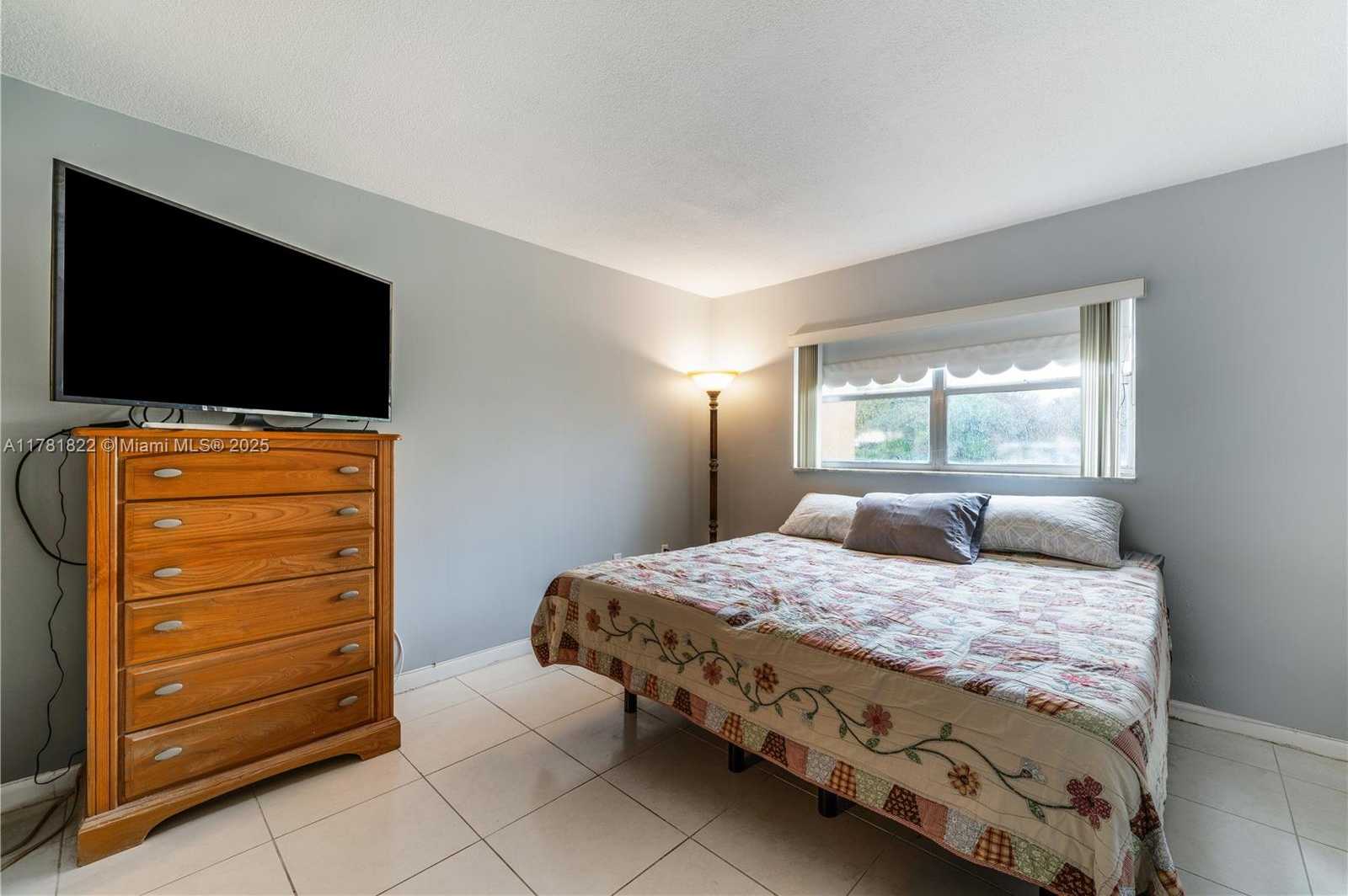 Small Image of 9001 SUNRISE LAKES BLVD #106, Sunrise Number 8