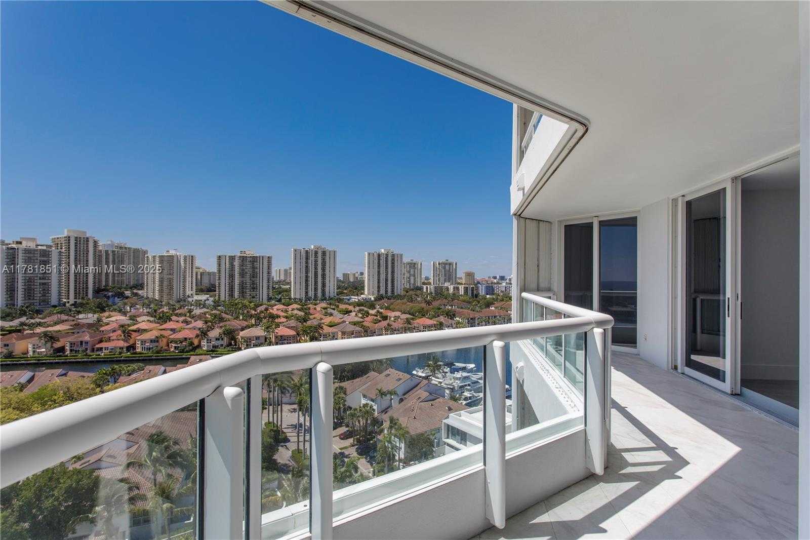 Small Image of 21055 Yacht Club Dr, Aventura, FL 33180, USA Number 14