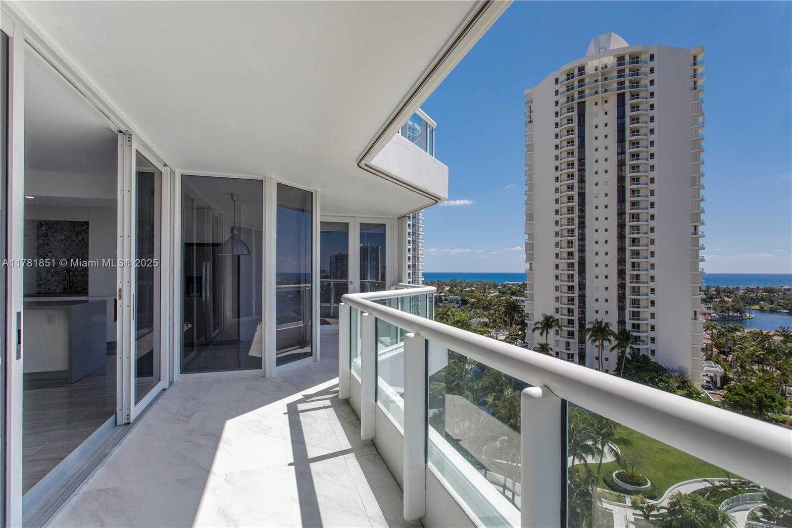 Small Image of 21055 Yacht Club Dr, Aventura, FL 33180, USA Number 18