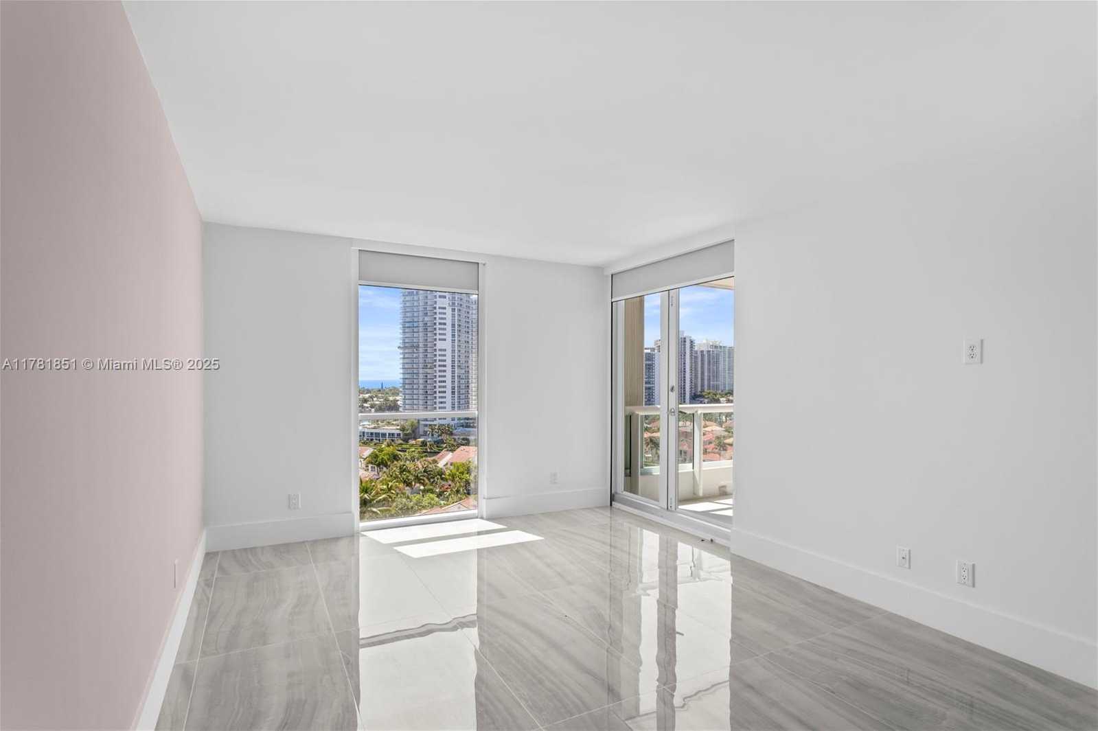Small Image of 21055 Yacht Club Dr, Aventura, FL 33180, USA Number 21