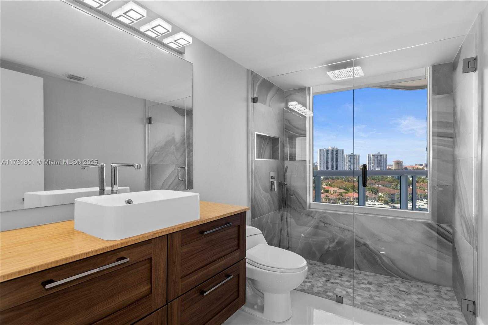 Small Image of 21055 Yacht Club Dr, Aventura, FL 33180, USA Number 33