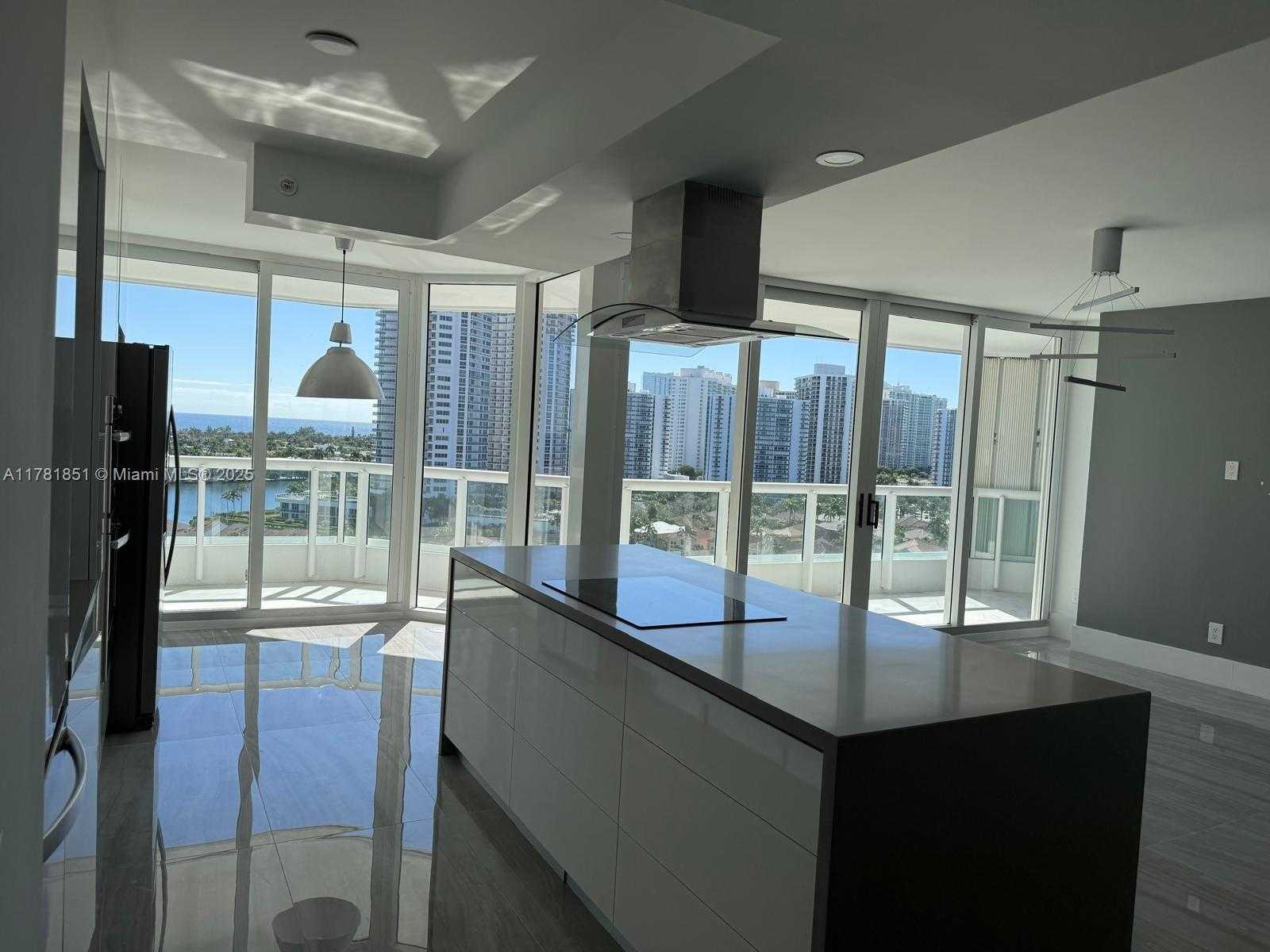 Small Image of 21055 Yacht Club Dr, Aventura, FL 33180, USA Number 4
