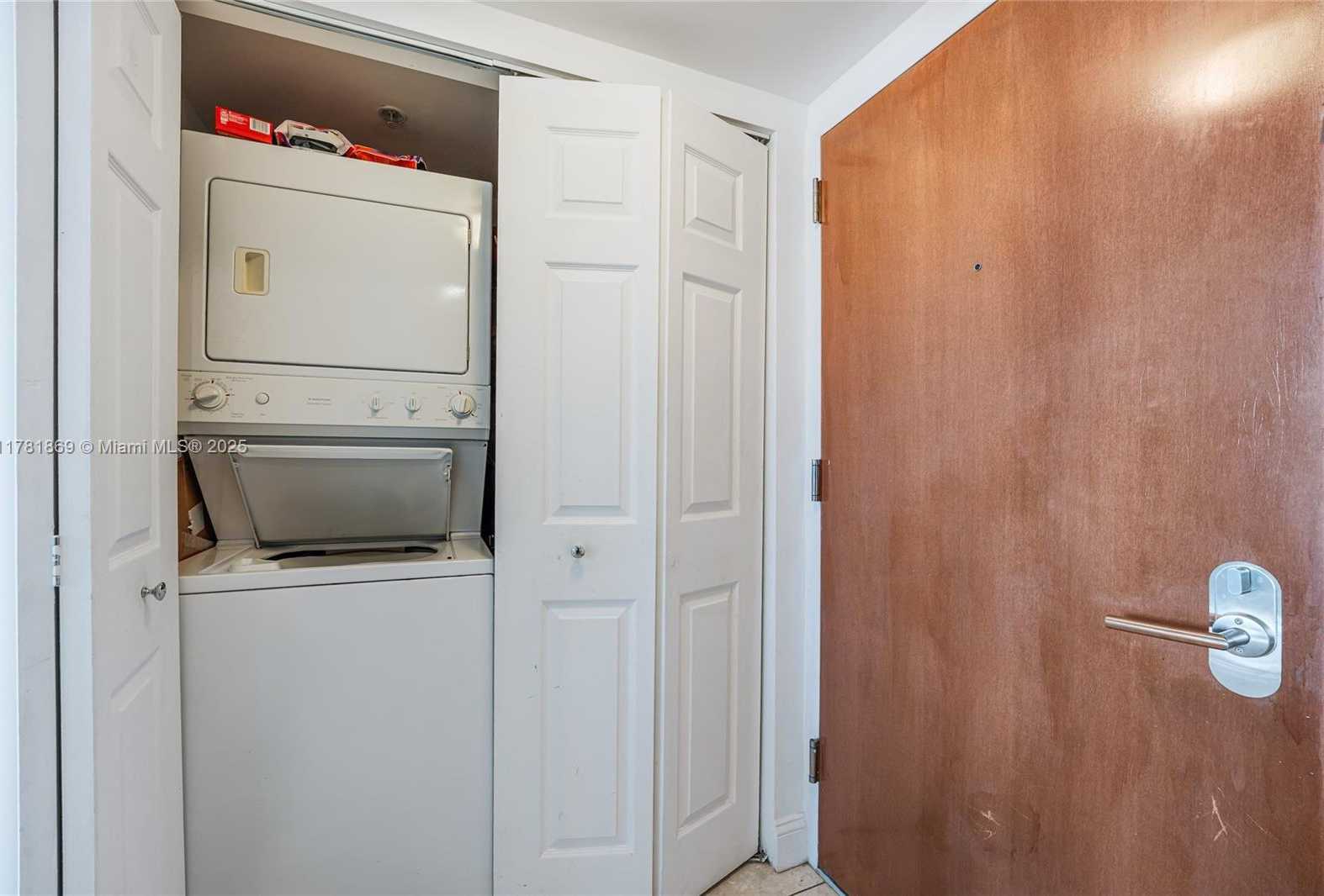 Small Image of 31 SOUTH EAST 5TH ST #409, Miami Number 18