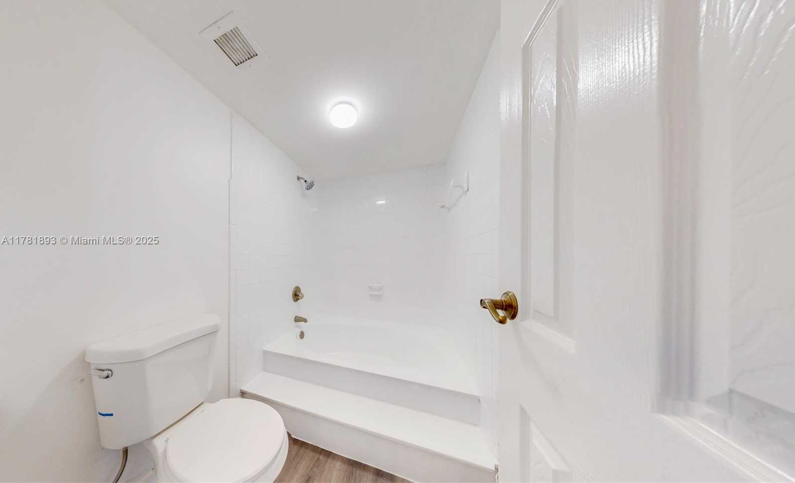 Small Image of 16570 NORTH EAST 26TH AVE #6F, North Miami Beach Number 31